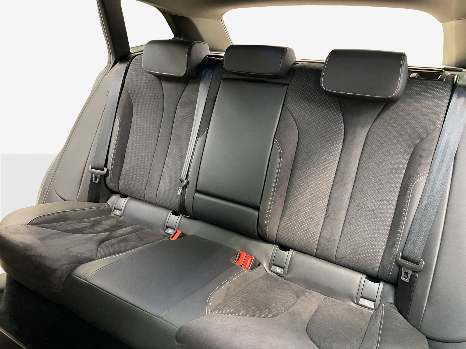 SKODA Enyaq iV 80 SportLine Ultra-image-12