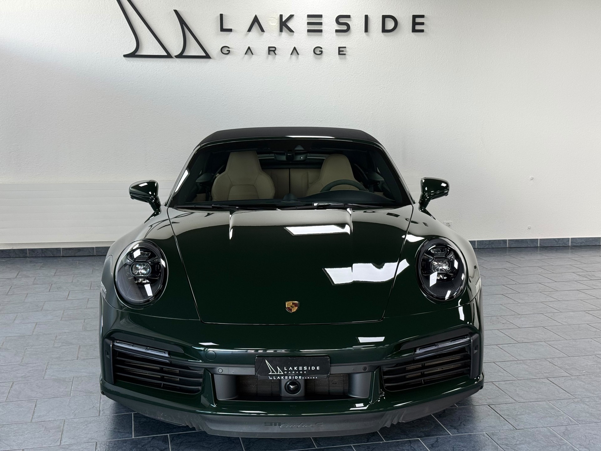 PORSCHE 911 Turbo S Cabriolet PDK-showroom-element-1