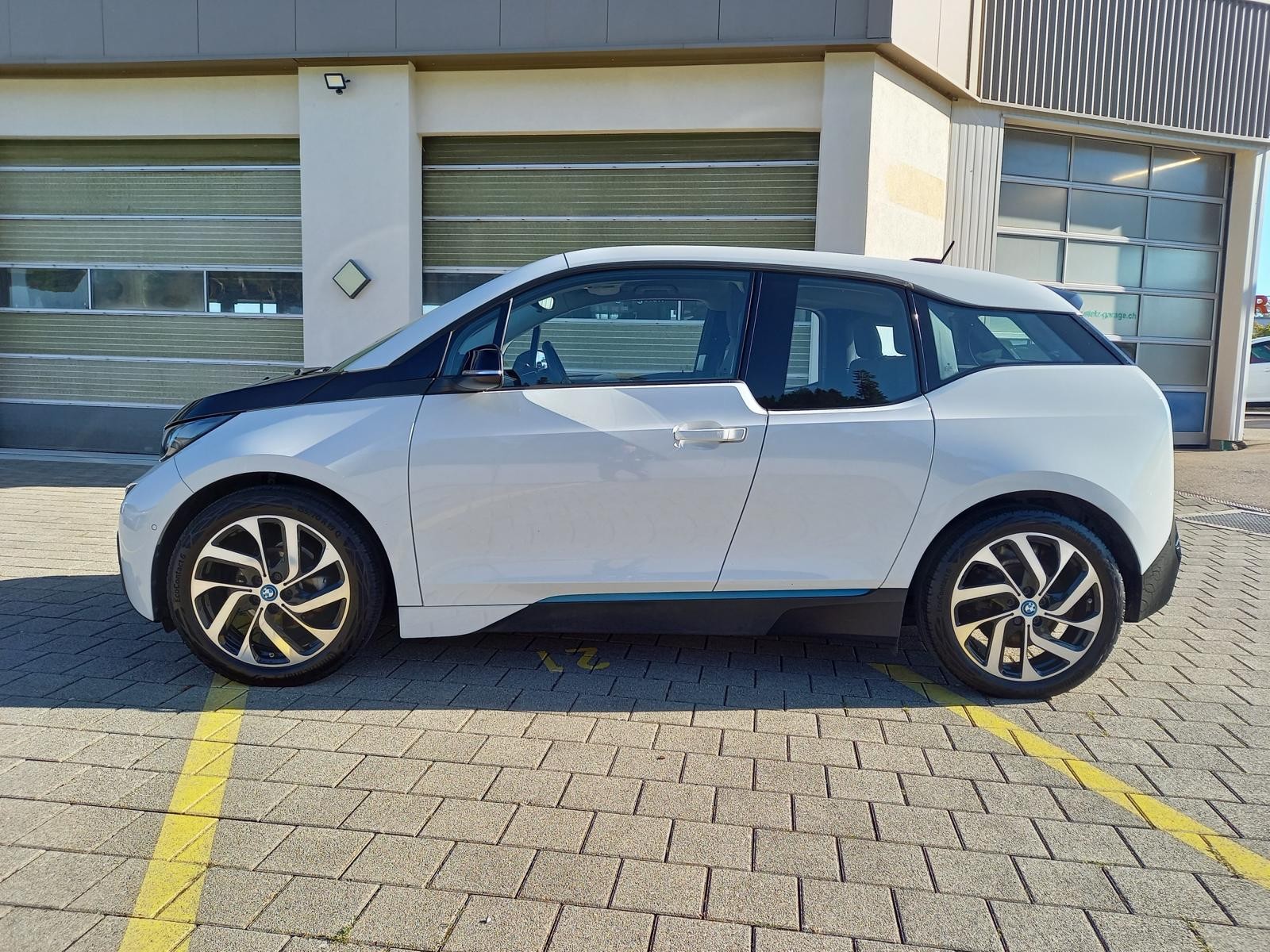 BMW i3 (94Ah)-showroom-element-2