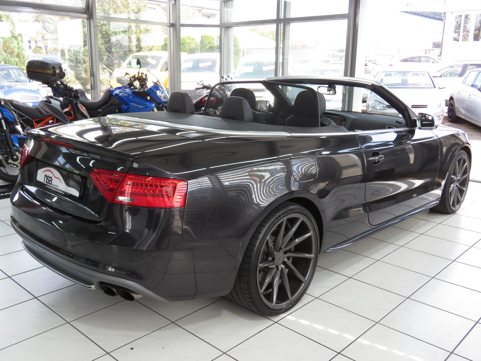 AUDI S5 Cabrio 3.0 TFSI Quattro S-tronic (Automat)-showroom-element-3
