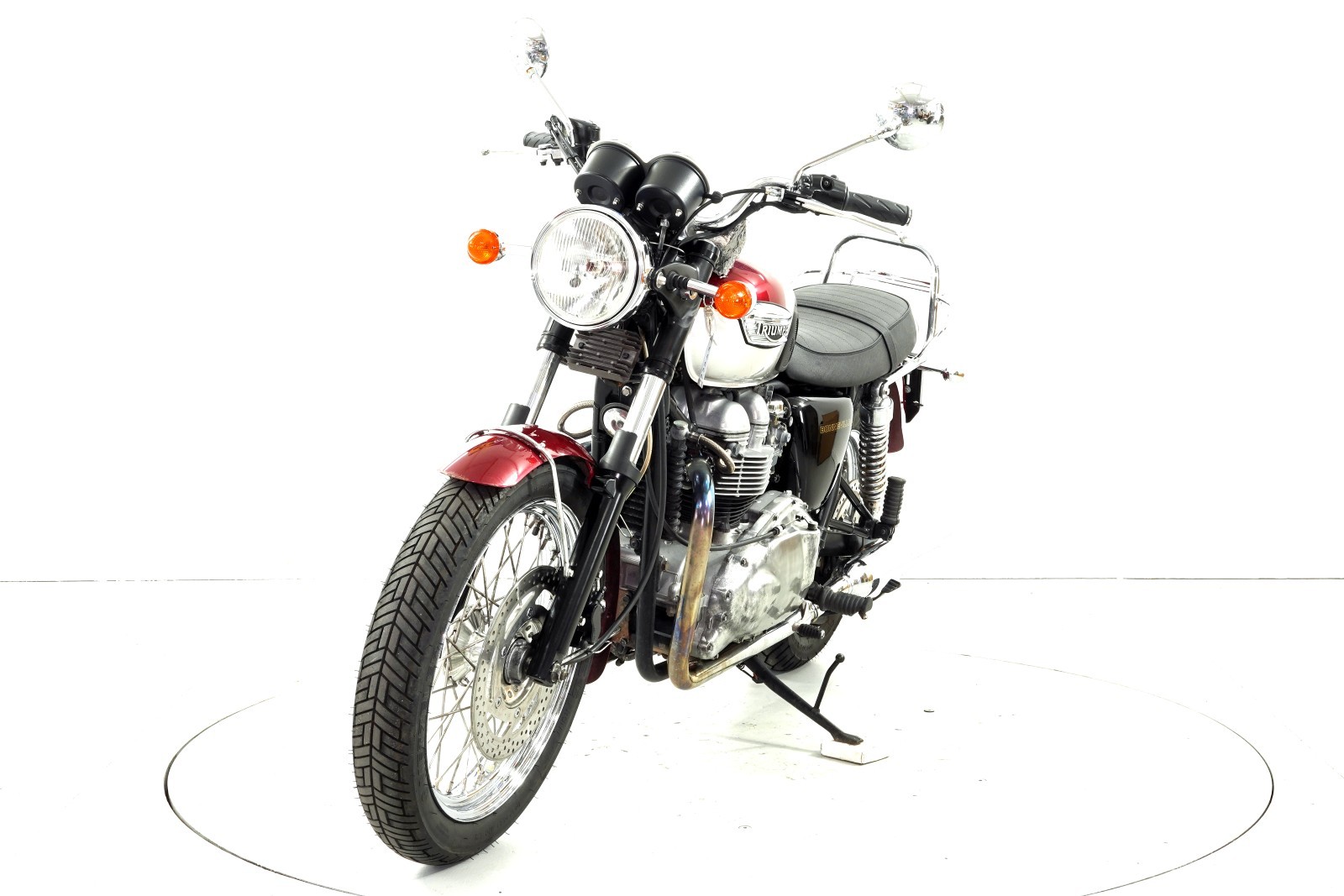 TRIUMPH Bonneville-image-2