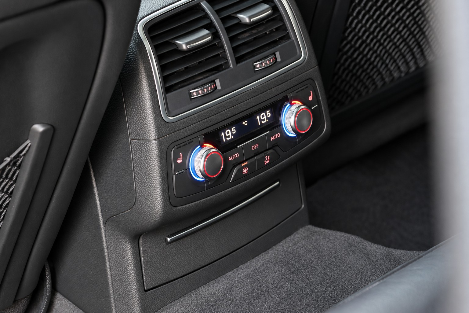 AUDI A6 Avant 3.0 BiTDI V6 quattro tiptronic S-Line *Facelift*-image-15