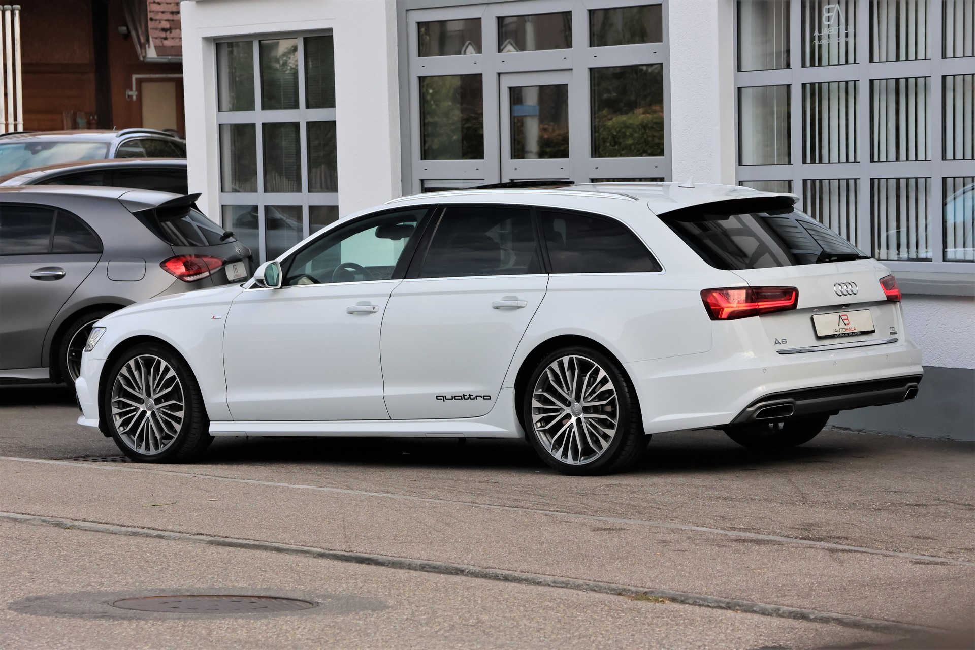 AUDI A6 Avant 3.0 BiTDI V6 quattro tiptronic S-Line *Facelift*-image-4