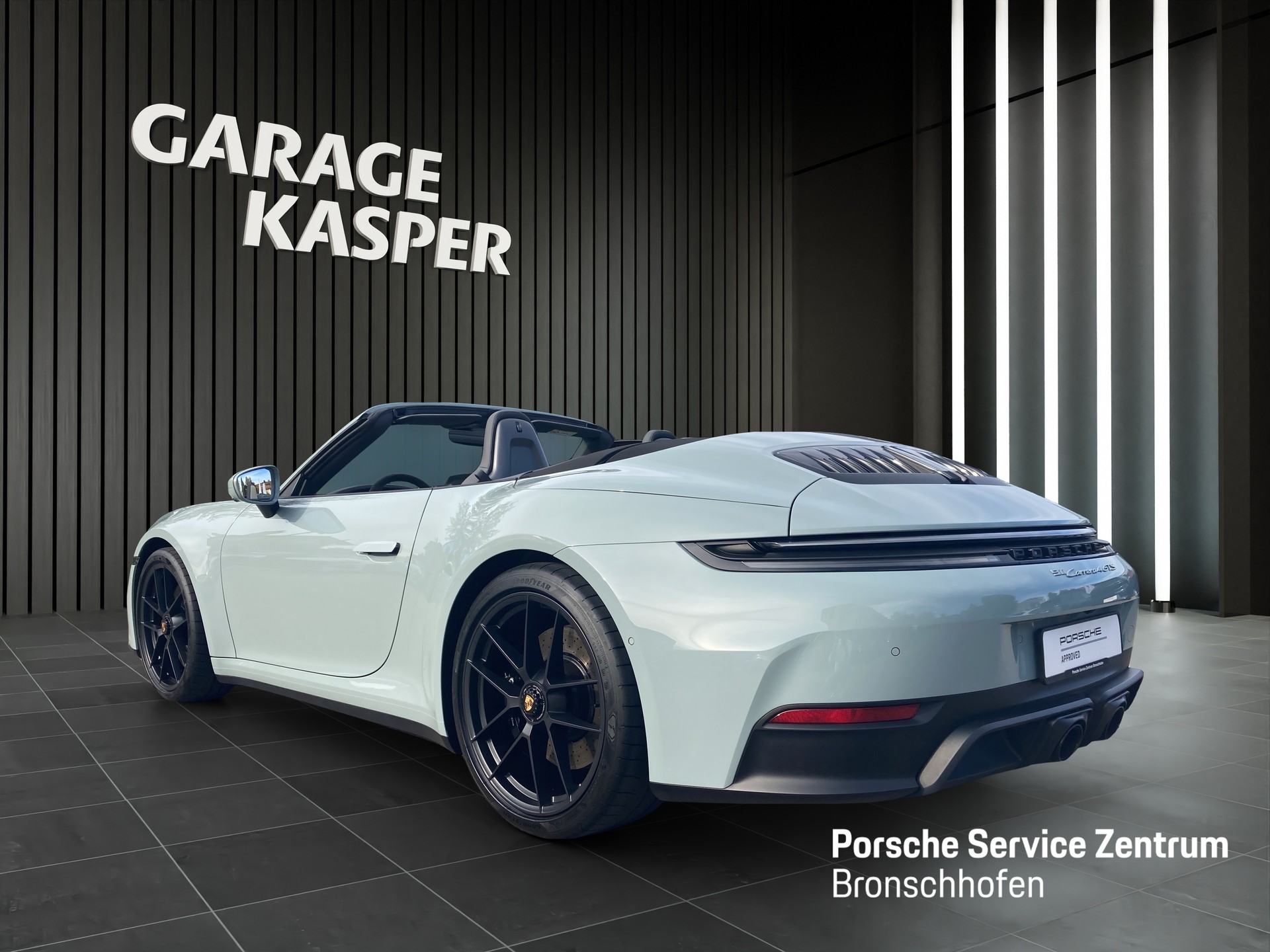 PORSCHE 911 Cabriolet-showroom-element-2