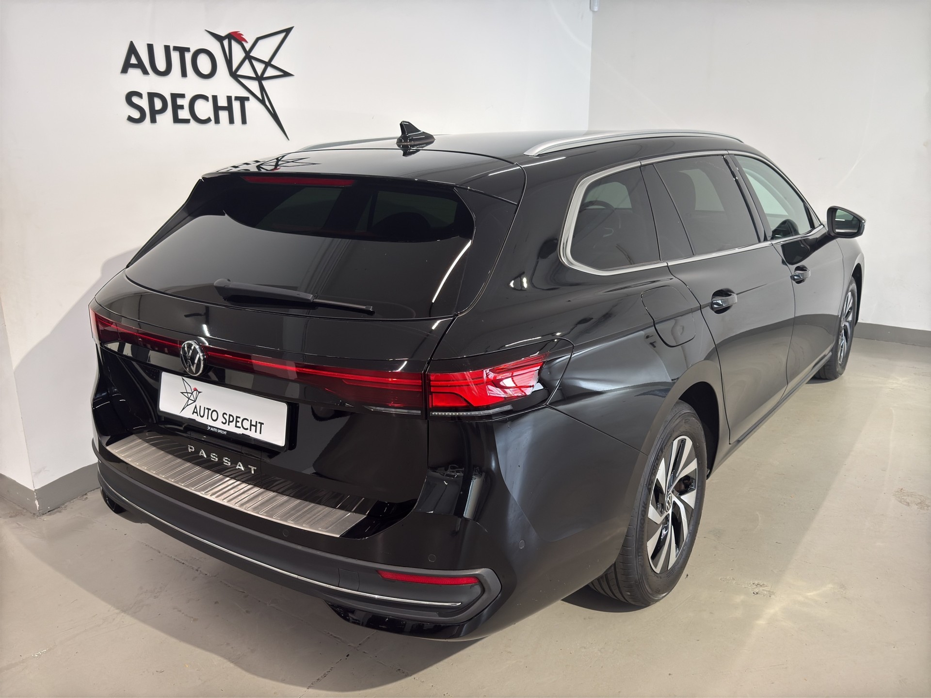 VW Passat Variant 2.0 TDI evo Business DSG-image-4