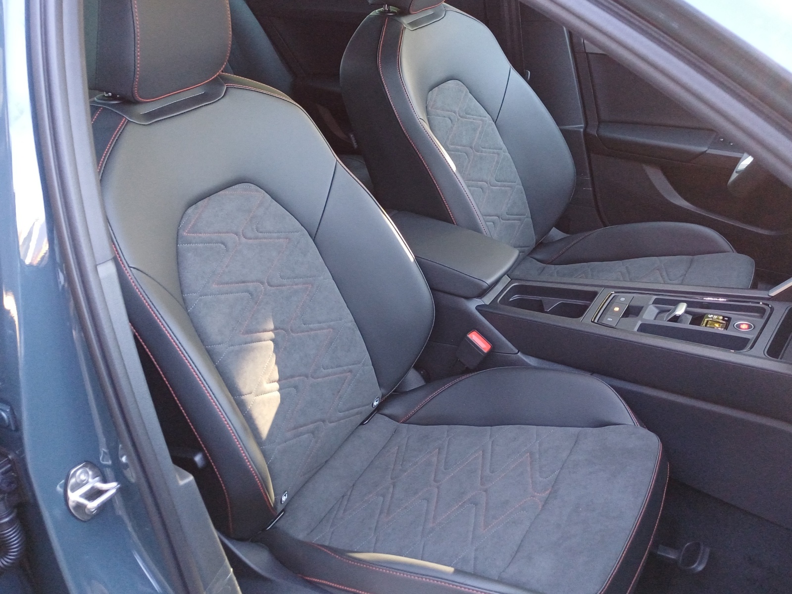 SEAT Leon 1.5 eHybrid pHEV DSG FR-image-15