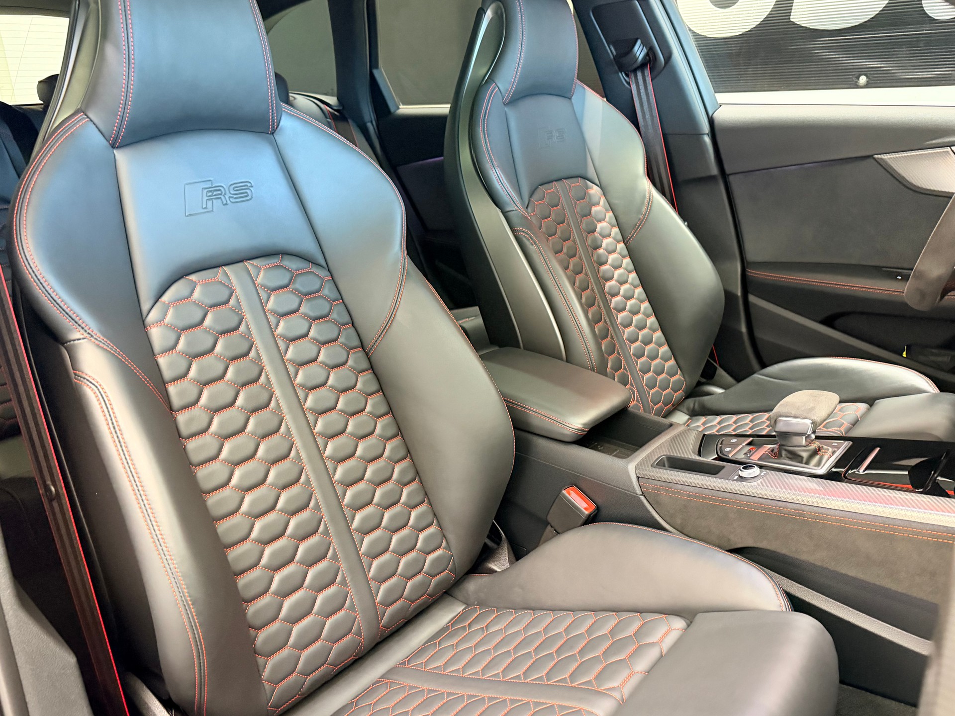 AUDI RS4 Avant quattro tiptronic-image-22