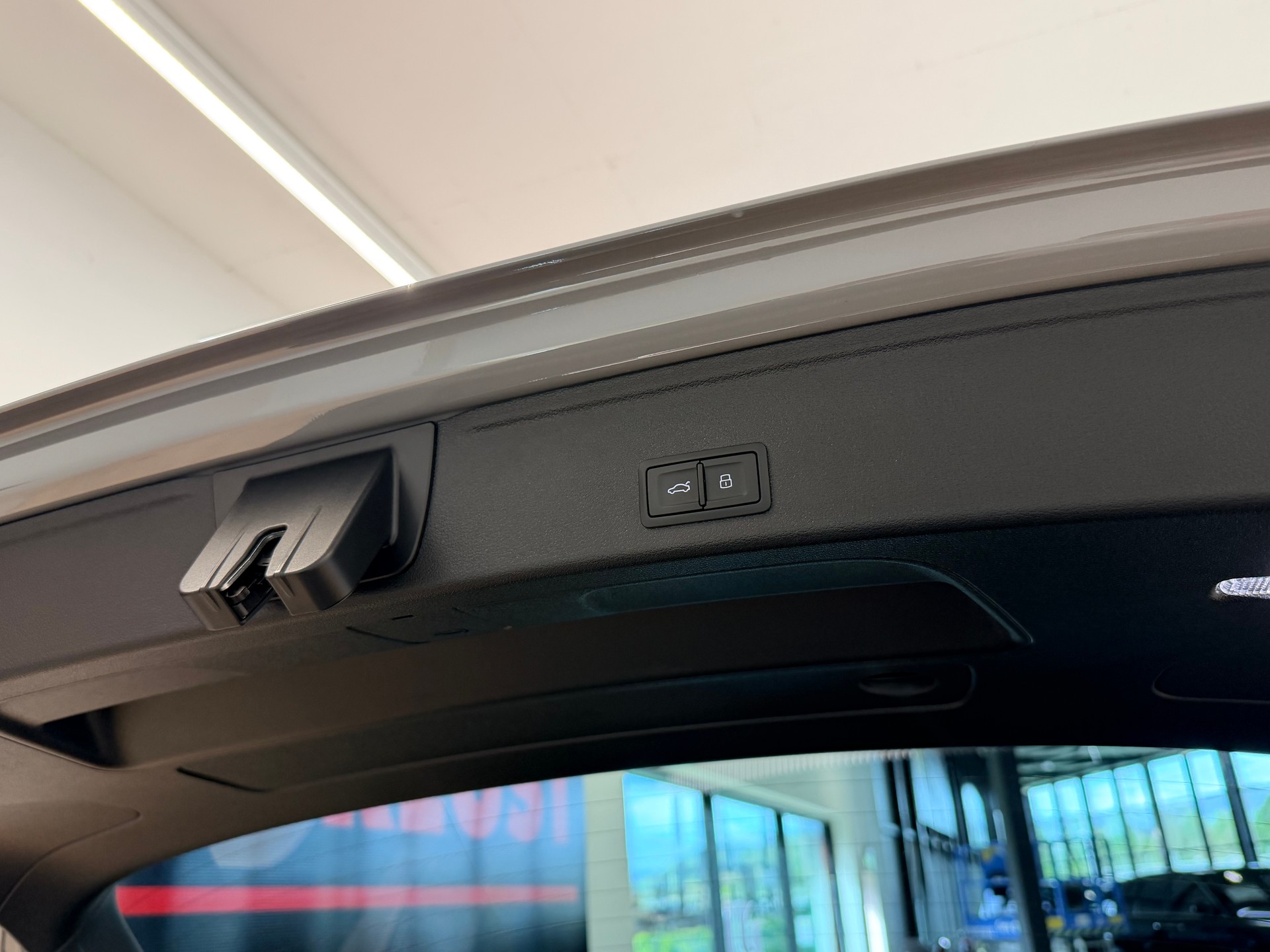AUDI RS4 Avant quattro tiptronic-image-10