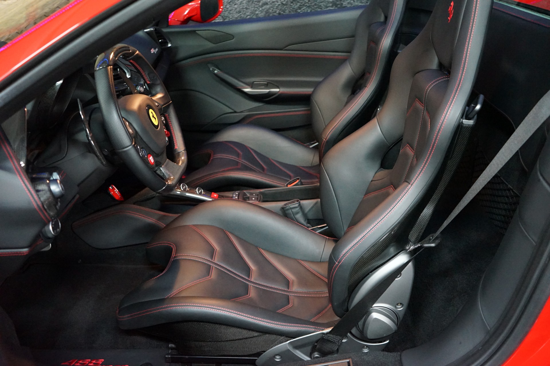 FERRARI 488 Spider 3.9 V8-image-8