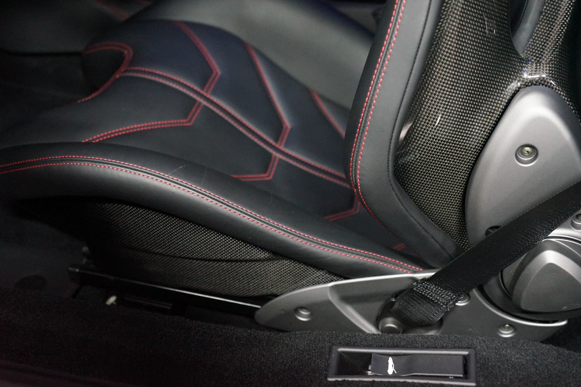 FERRARI 488 Spider 3.9 V8-image-10