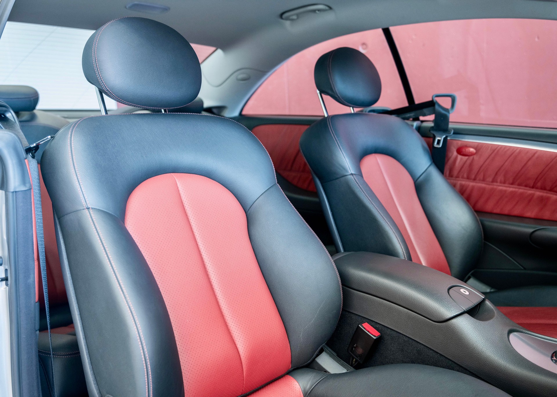 MERCEDES-BENZ CLK 500 AMG Styling Package (2nd hand, full Mercedes history)-image-24