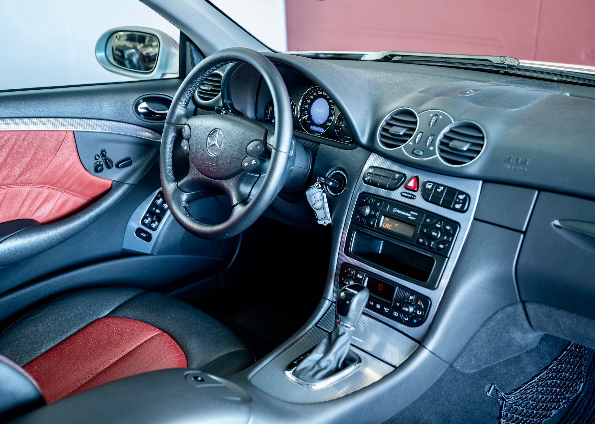MERCEDES-BENZ CLK 500 AMG Styling Package (2nd hand, full Mercedes history)-image-19