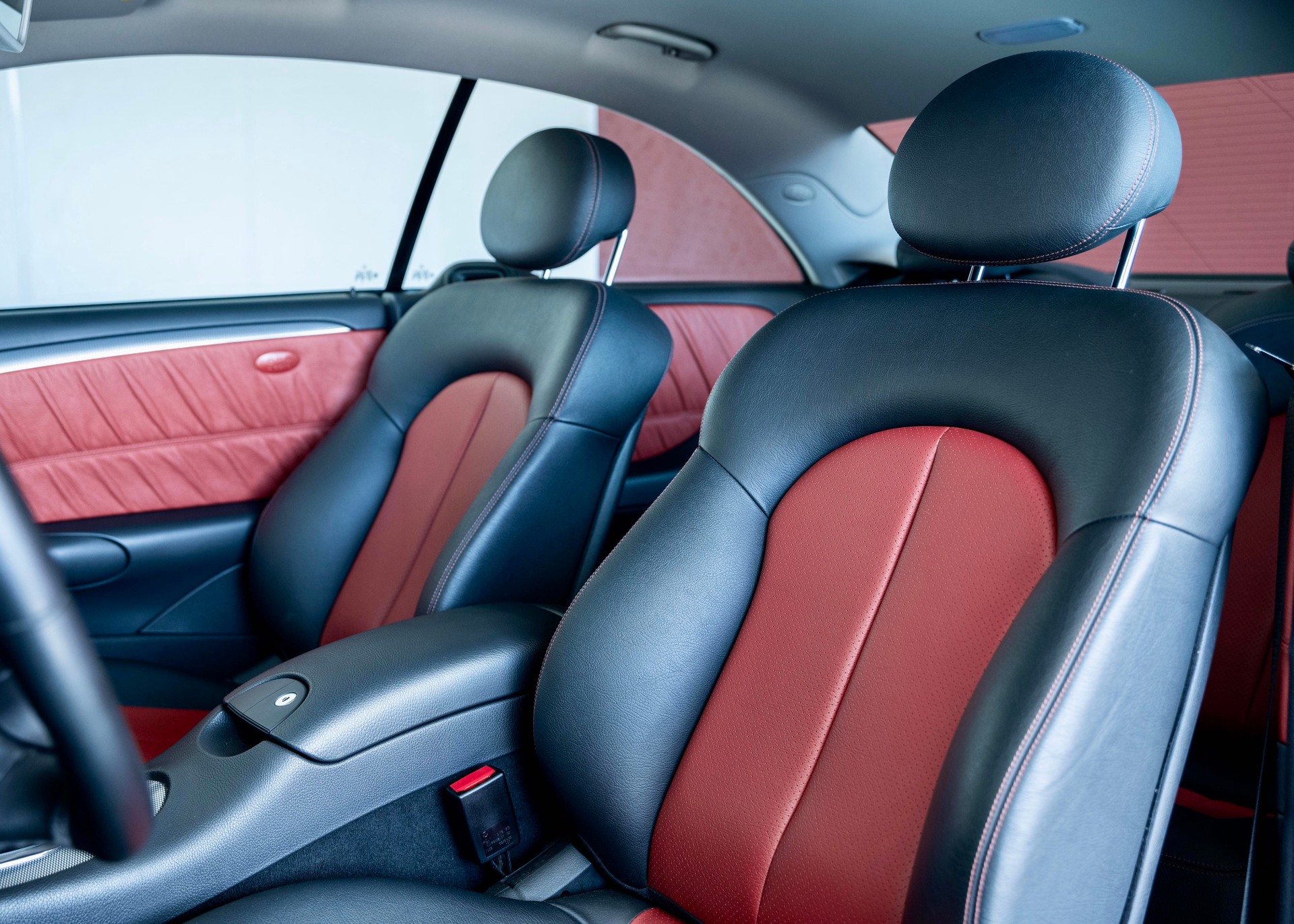 MERCEDES-BENZ CLK 500 AMG Styling Package (2nd hand, full Mercedes history)-image-22