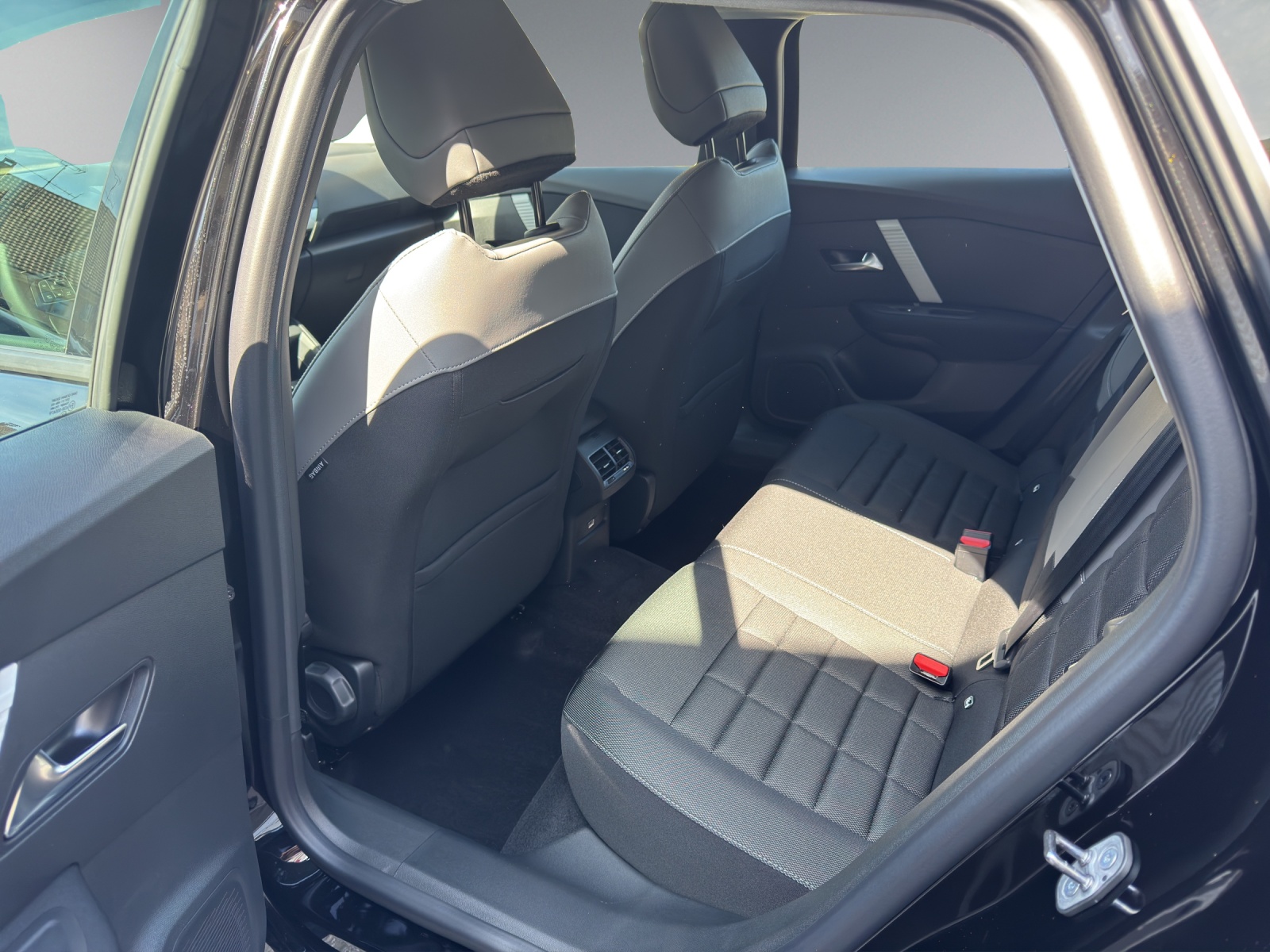 CITROEN C4 1.2 Hybrid You+-image-4