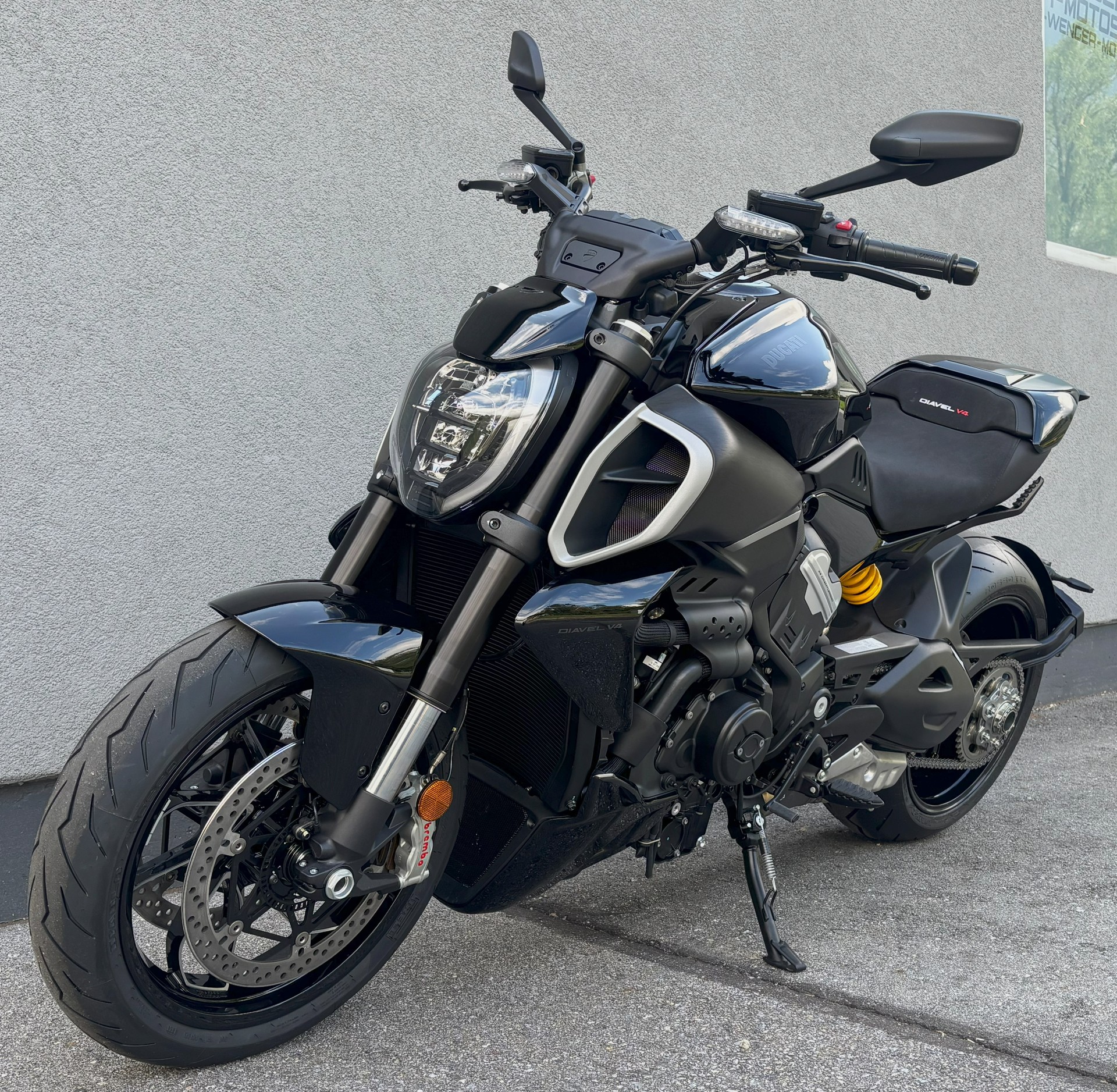 DUCATI Diavel V4-image-2