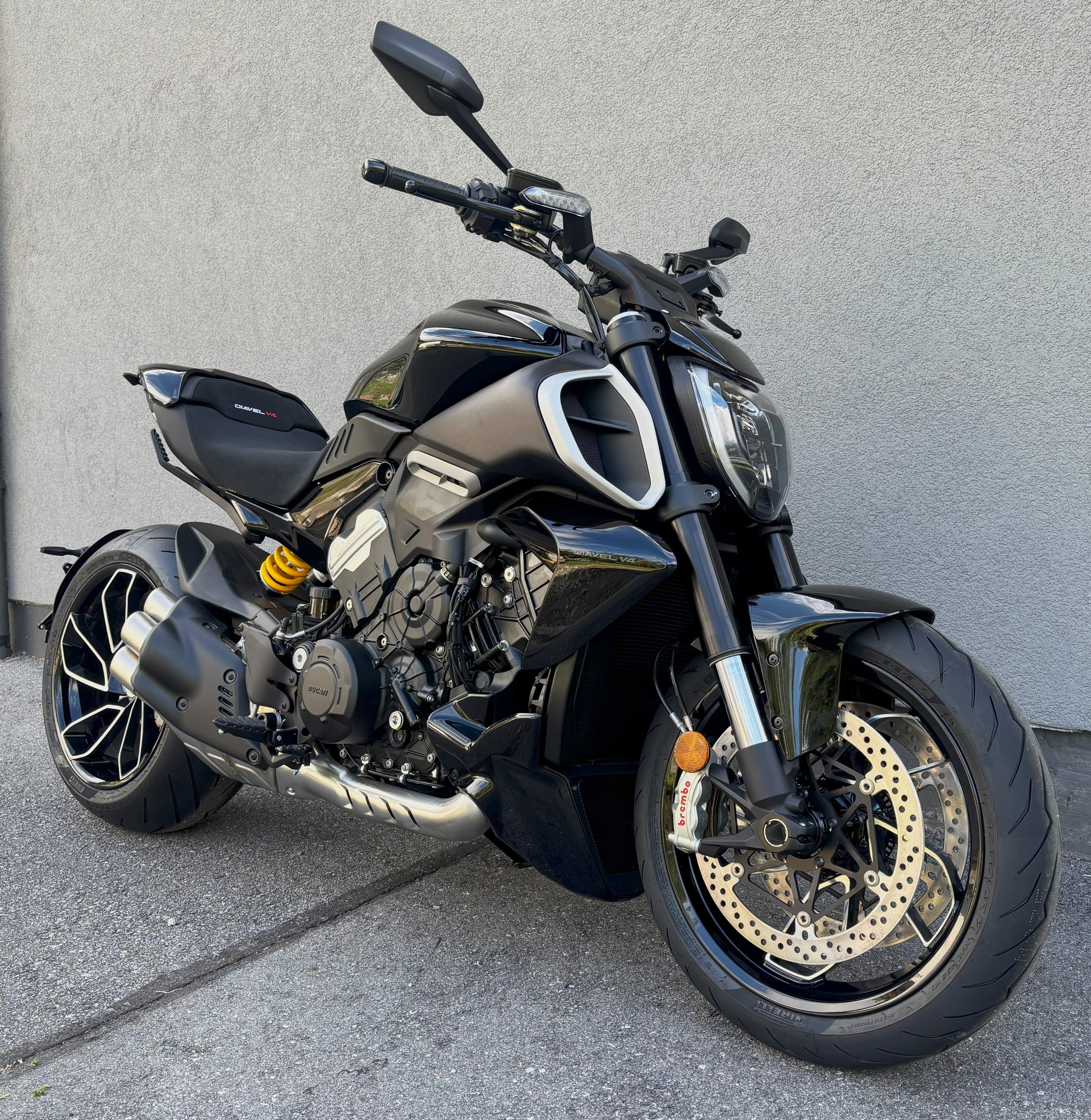 DUCATI Diavel V4-image-1