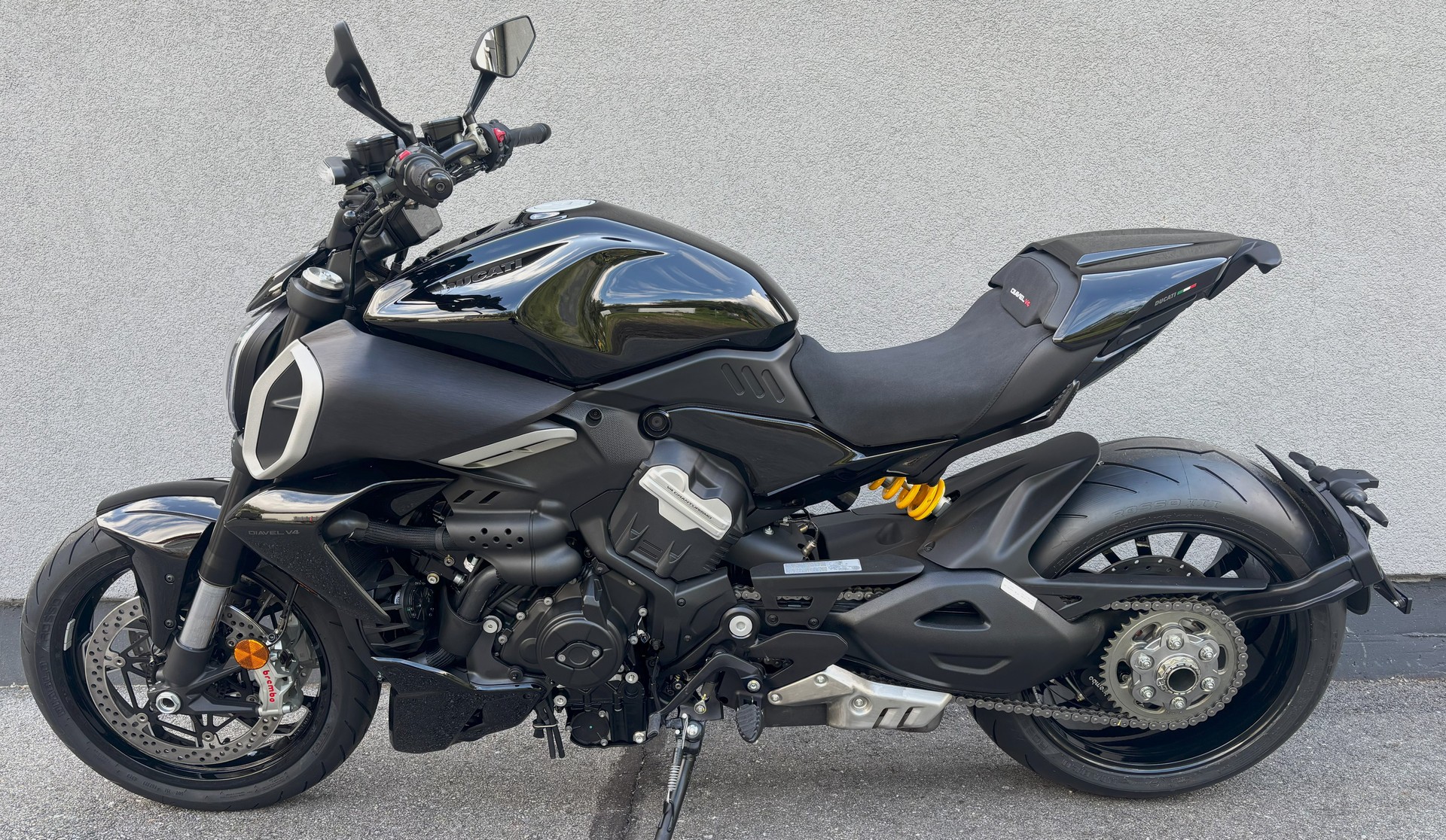 DUCATI Diavel V4-image-3