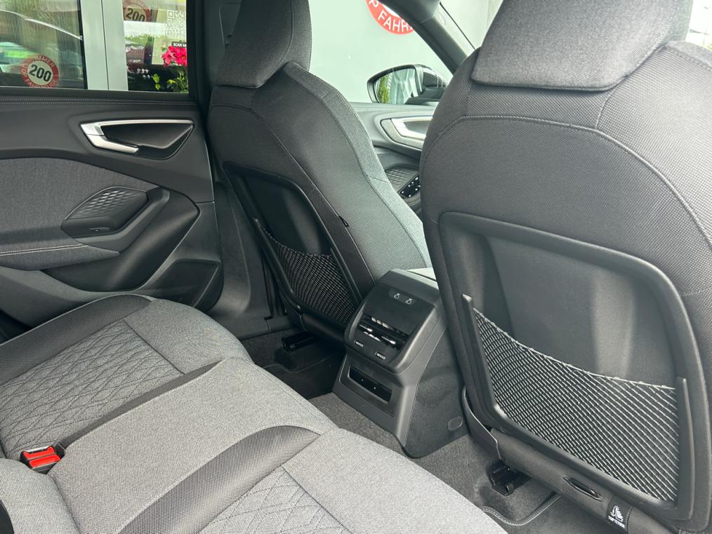 AUDI A5 Avant TDi quattro S line Edition One-image-13