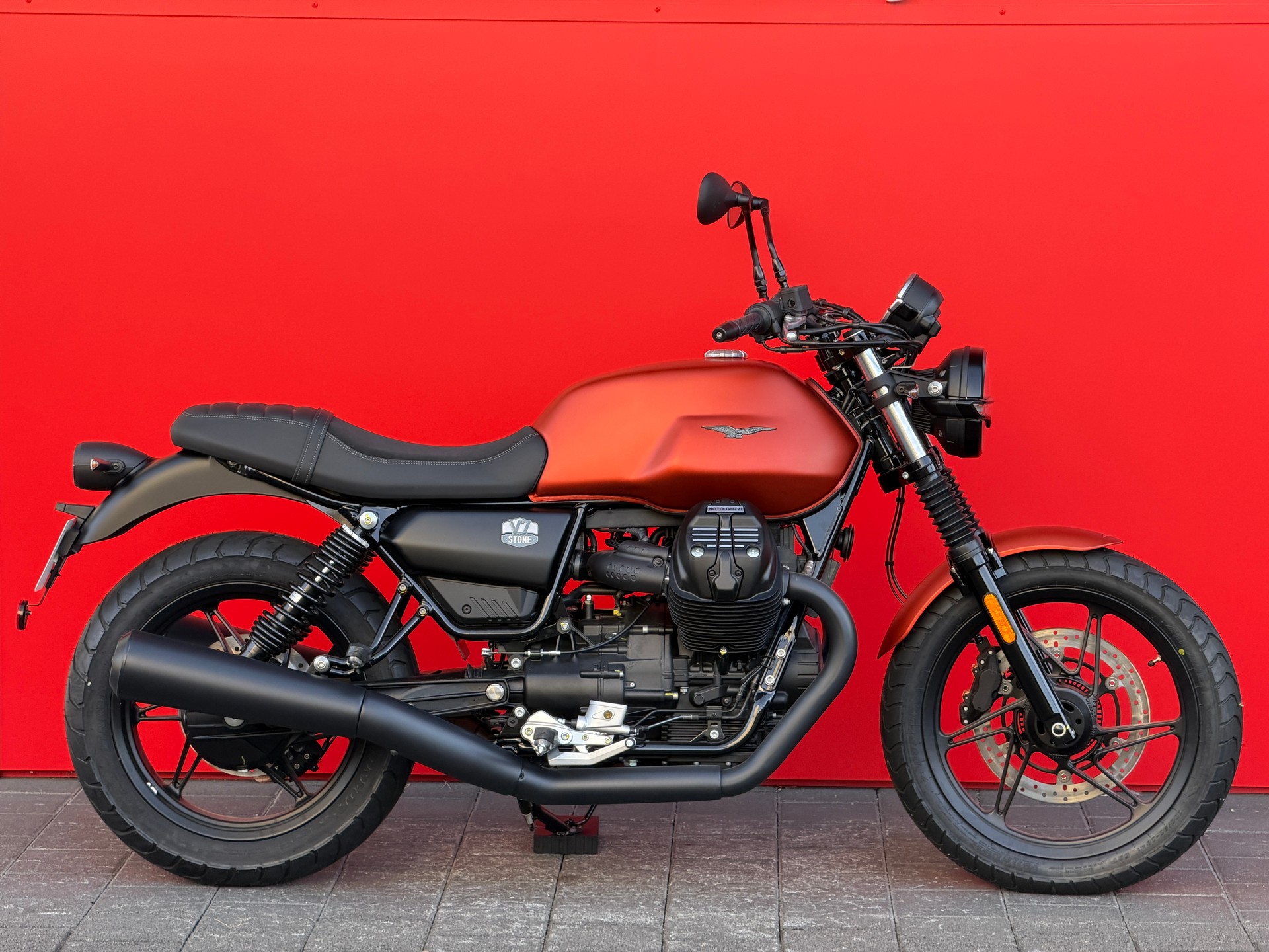 MOTO GUZZI V7 IV 850 Stone (35kW)-image-0