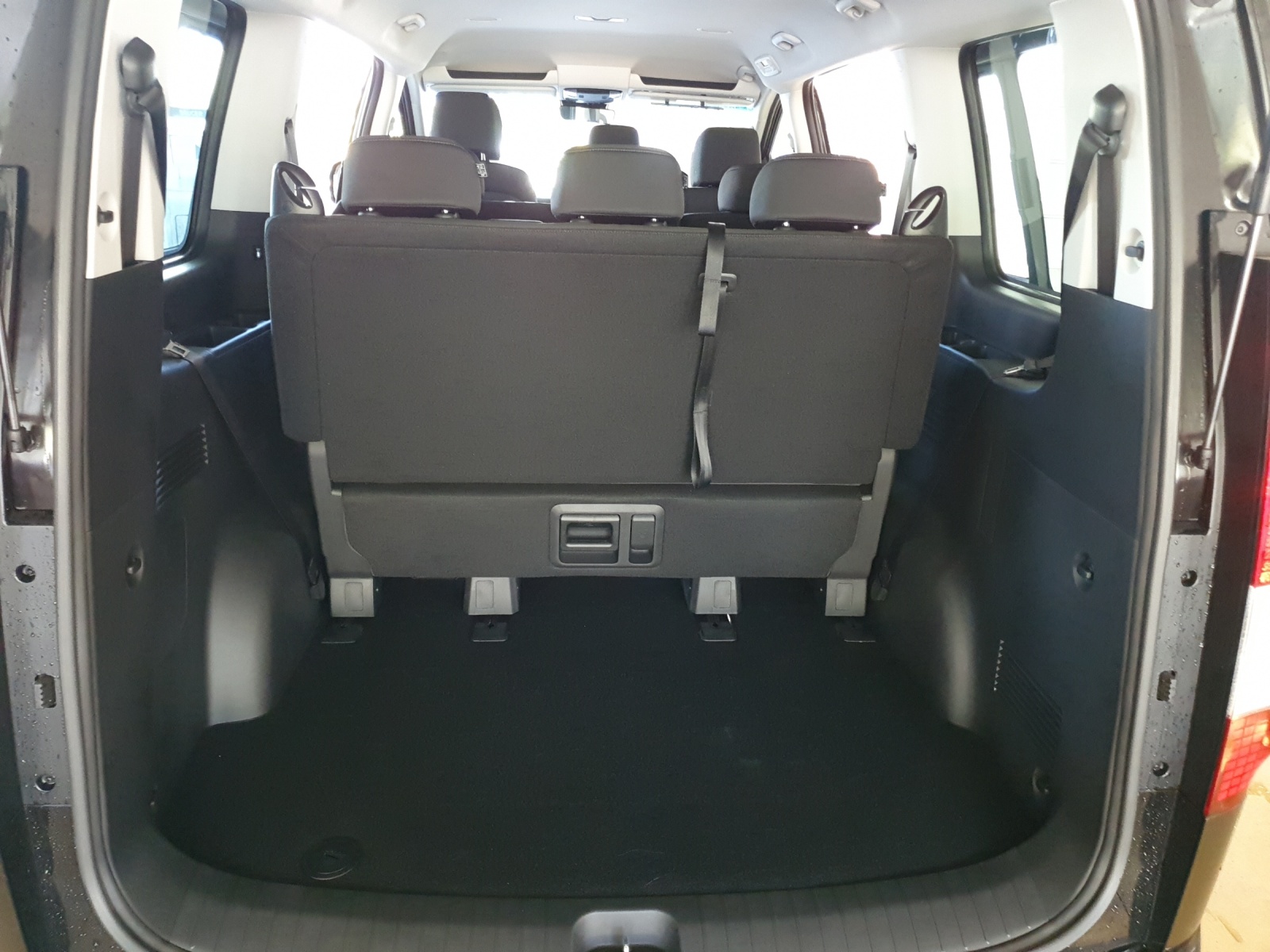 HYUNDAI Staria Wagon 1.6 GDi HEV Amplia-image-9