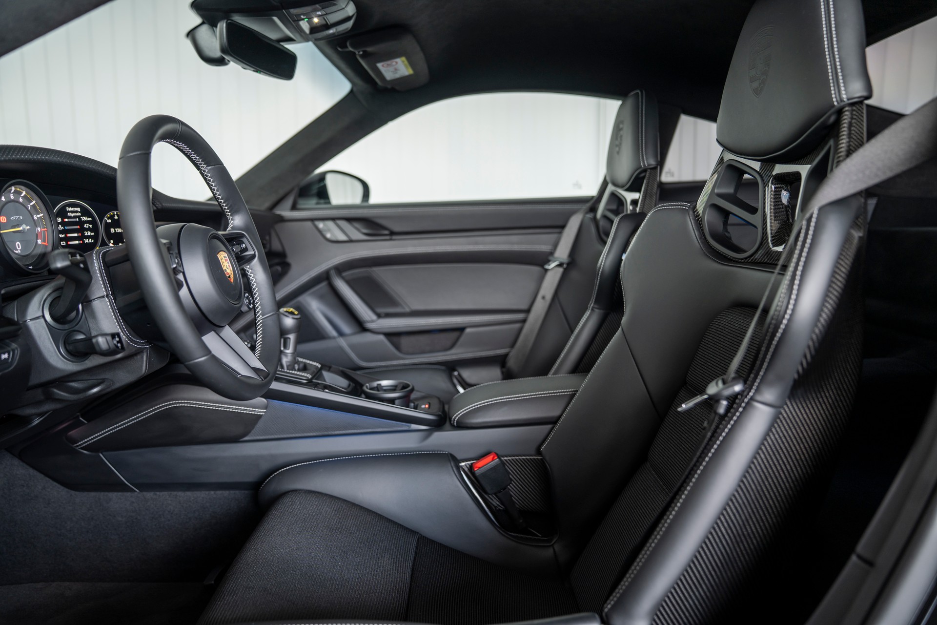 PORSCHE 911 GT3 Touring-image-8
