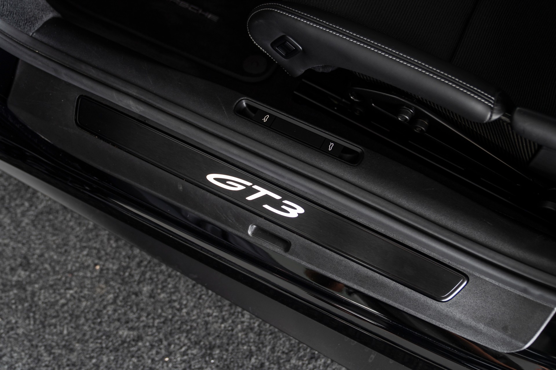 PORSCHE 911 GT3 Touring-image-15