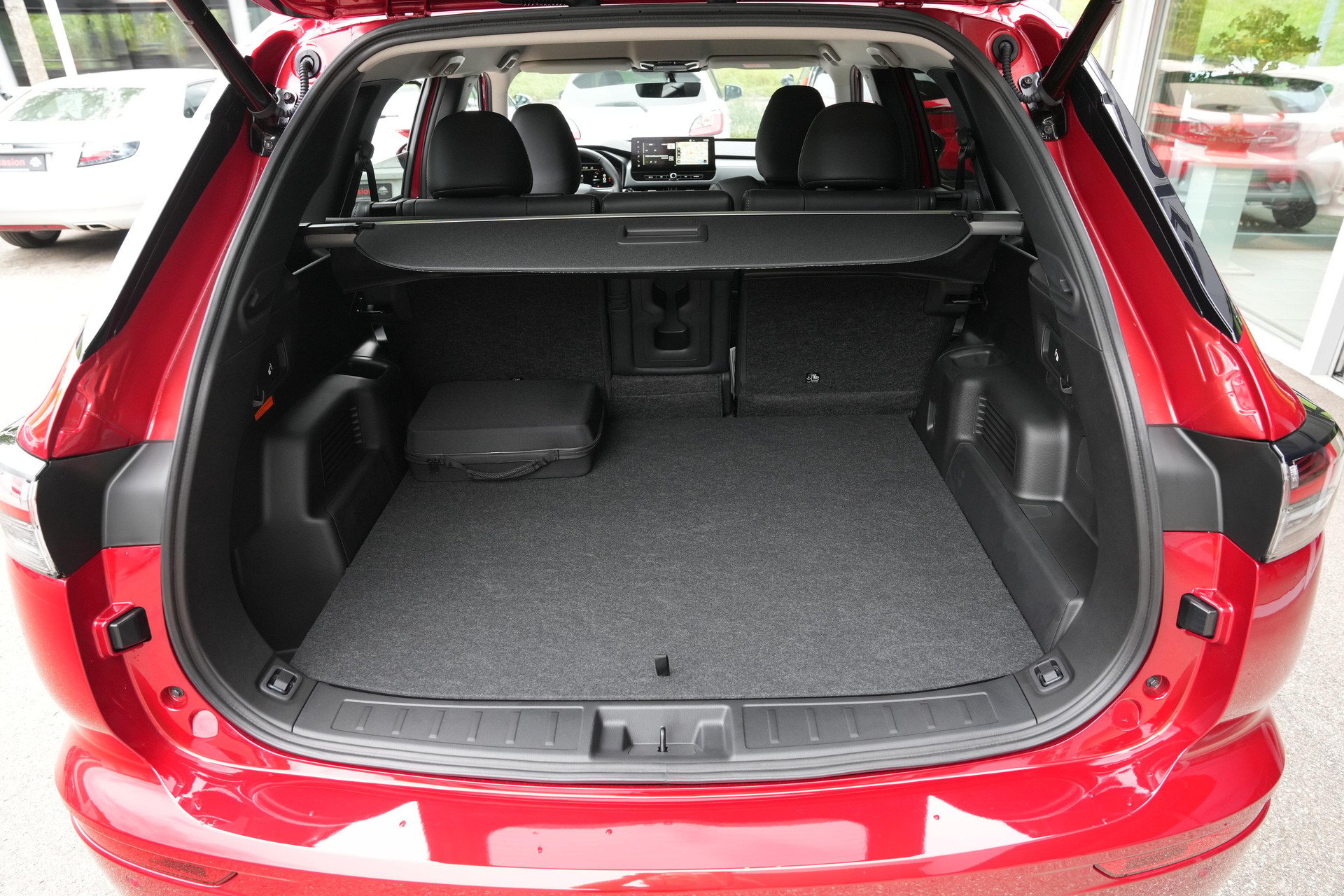 MITSUBISHI Outlander 2.4 PHEV Intense 4x4-image-8