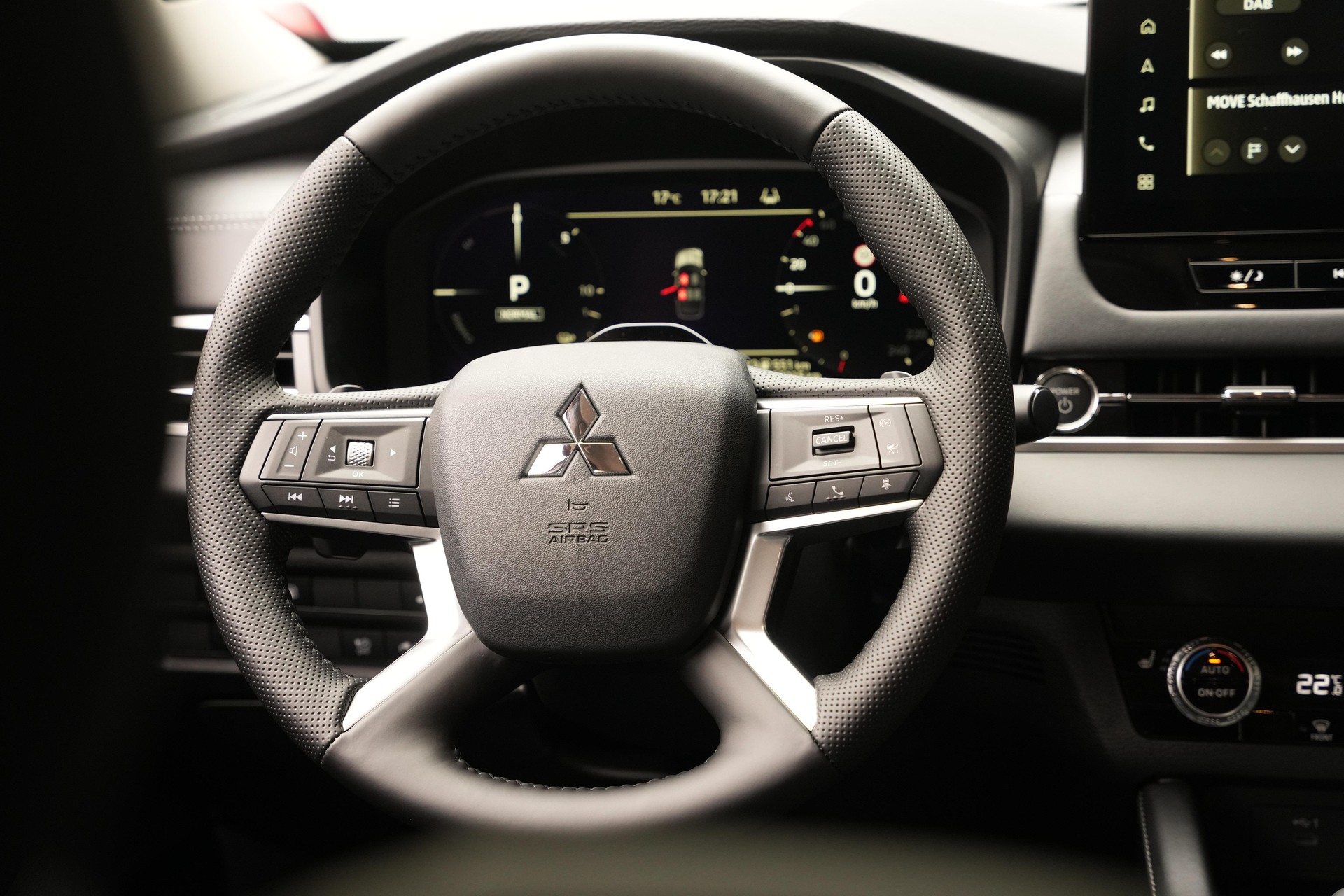 MITSUBISHI Outlander 2.4 PHEV Intense 4x4-image-10