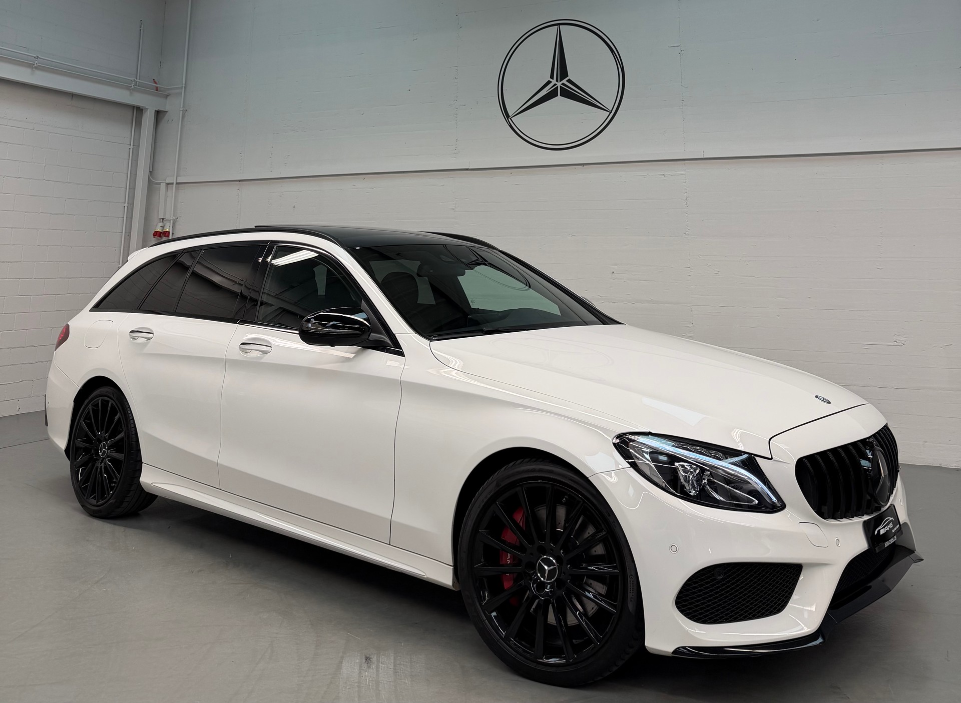 MERCEDES-BENZ C 43 AMG ( C63 S AMG Bodykit ) 4Matic 7G-Tronic Limited White Black Performance 420 PS 2 Jahre Garantie