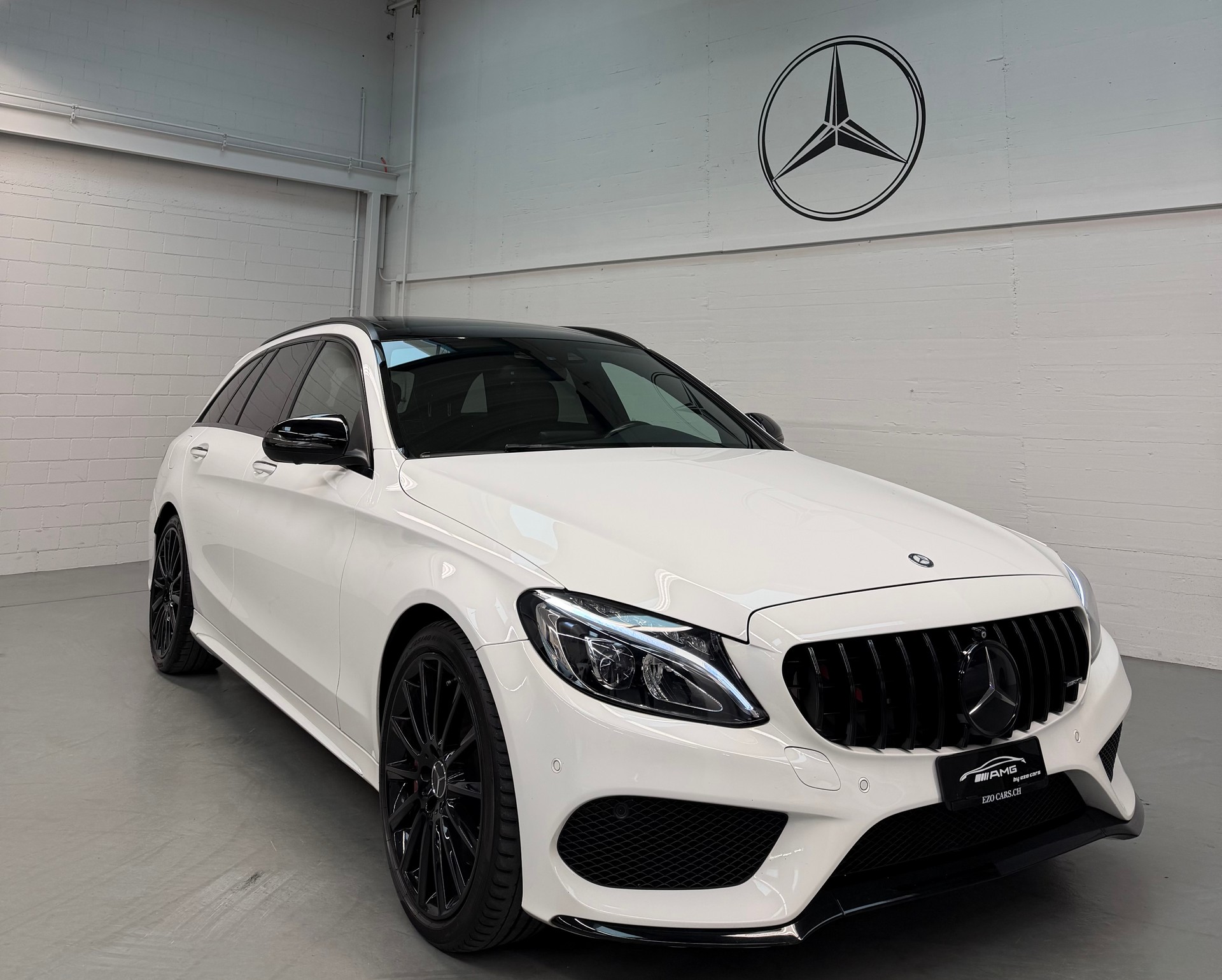 MERCEDES-BENZ C 43 AMG ( C63 S AMG Bodykit ) 4Matic 7G-Tronic Limited White Black Performance 420 PS 2 Jahre Garantie-showroom-element-1