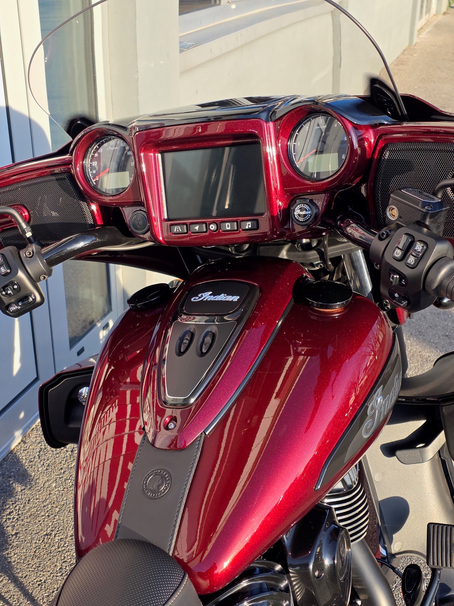 INDIAN Roadmaster Dark Horse-image-4
