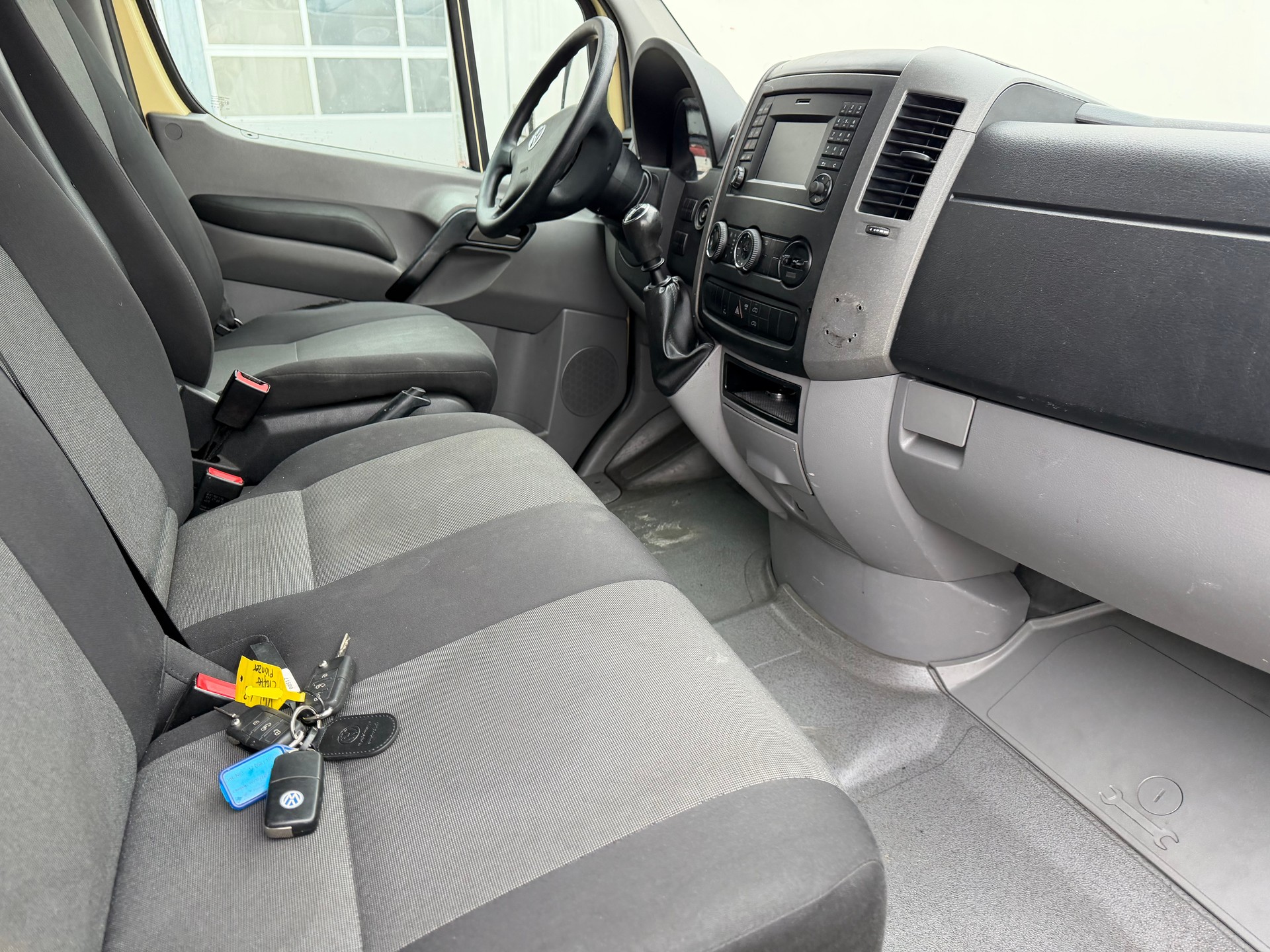 VW Crafter 35 2.0 BiTDI CR-image-2