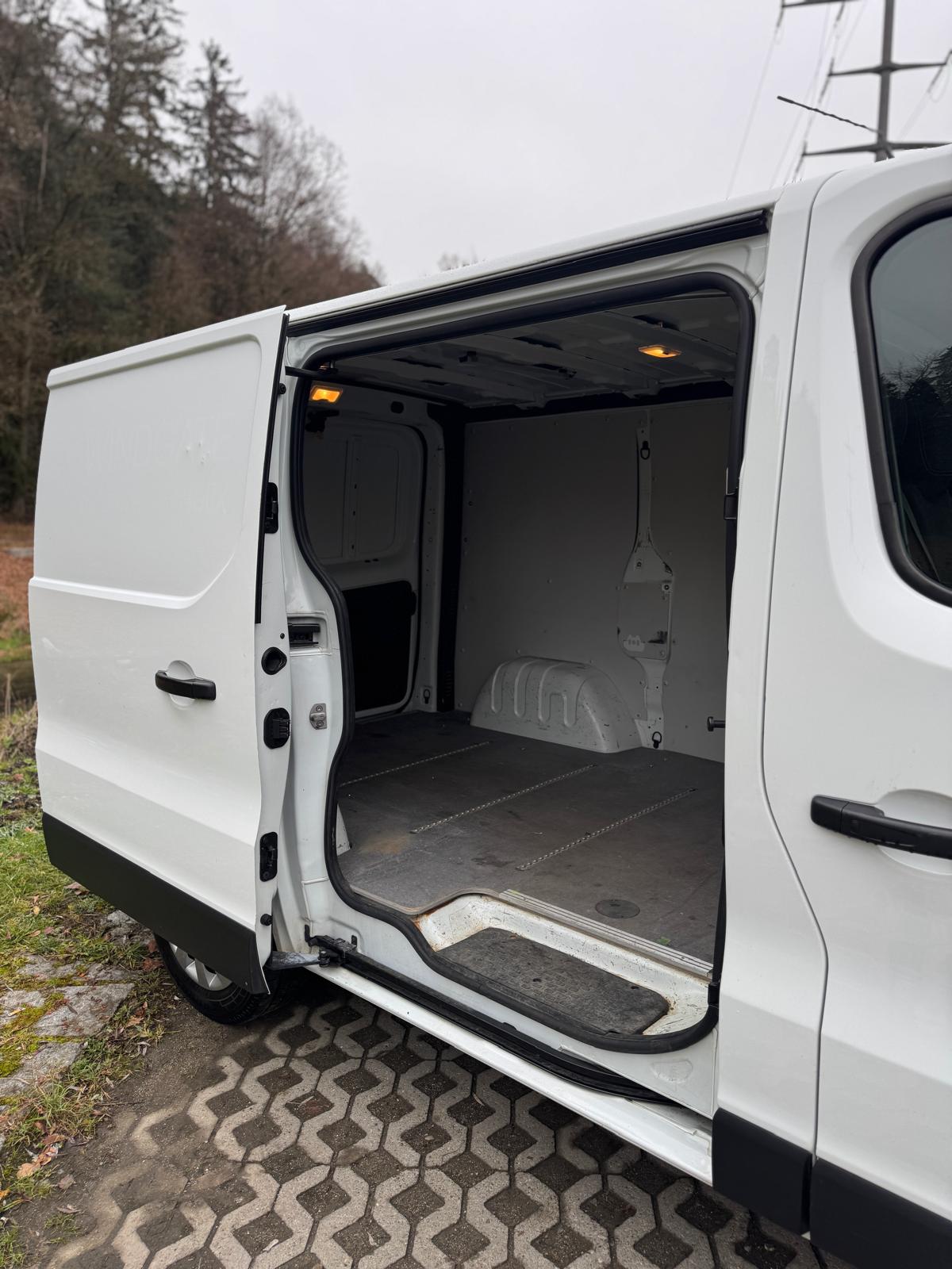 NISSAN NV300 dCi 125 2.9 L1H1 Comfort-image-6