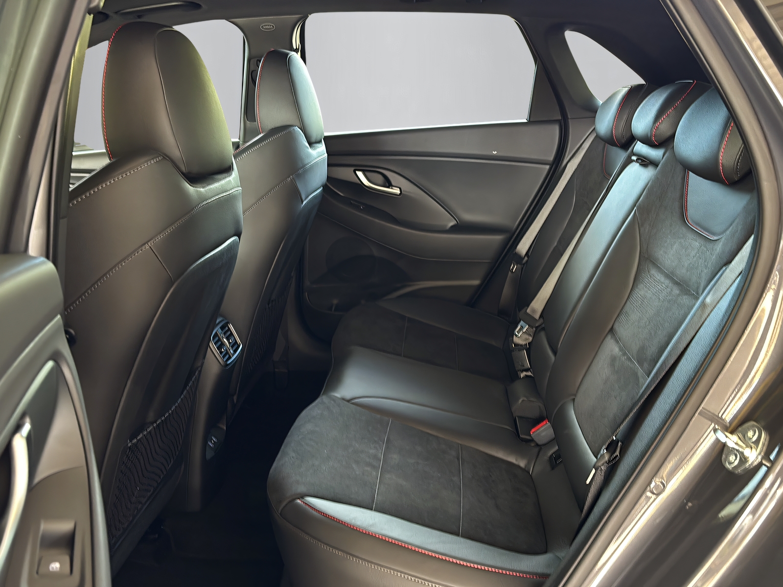 HYUNDAI i30 1.5 T-GDi N-Line-image-11