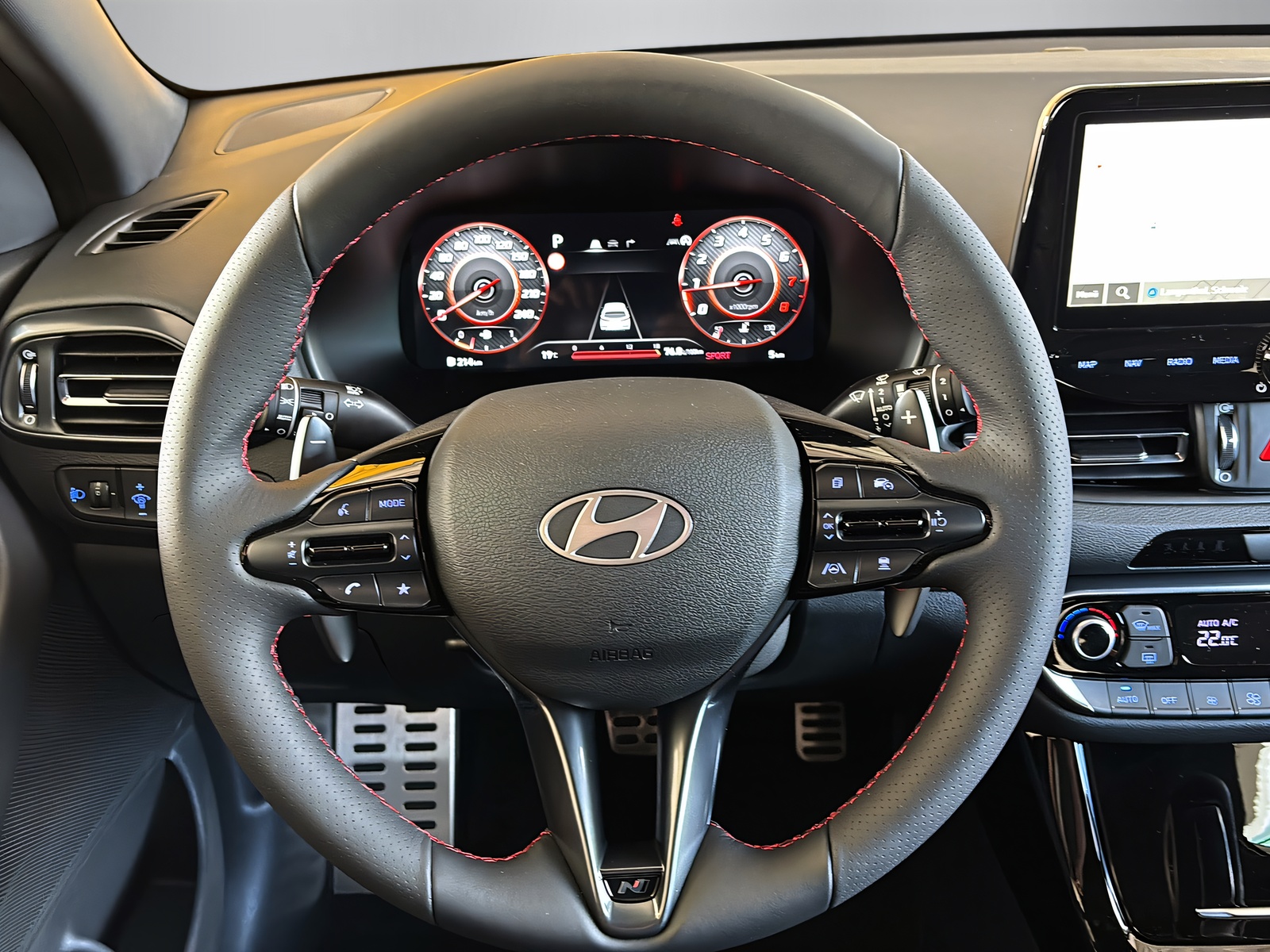 HYUNDAI i30 1.5 T-GDi N-Line-image-13