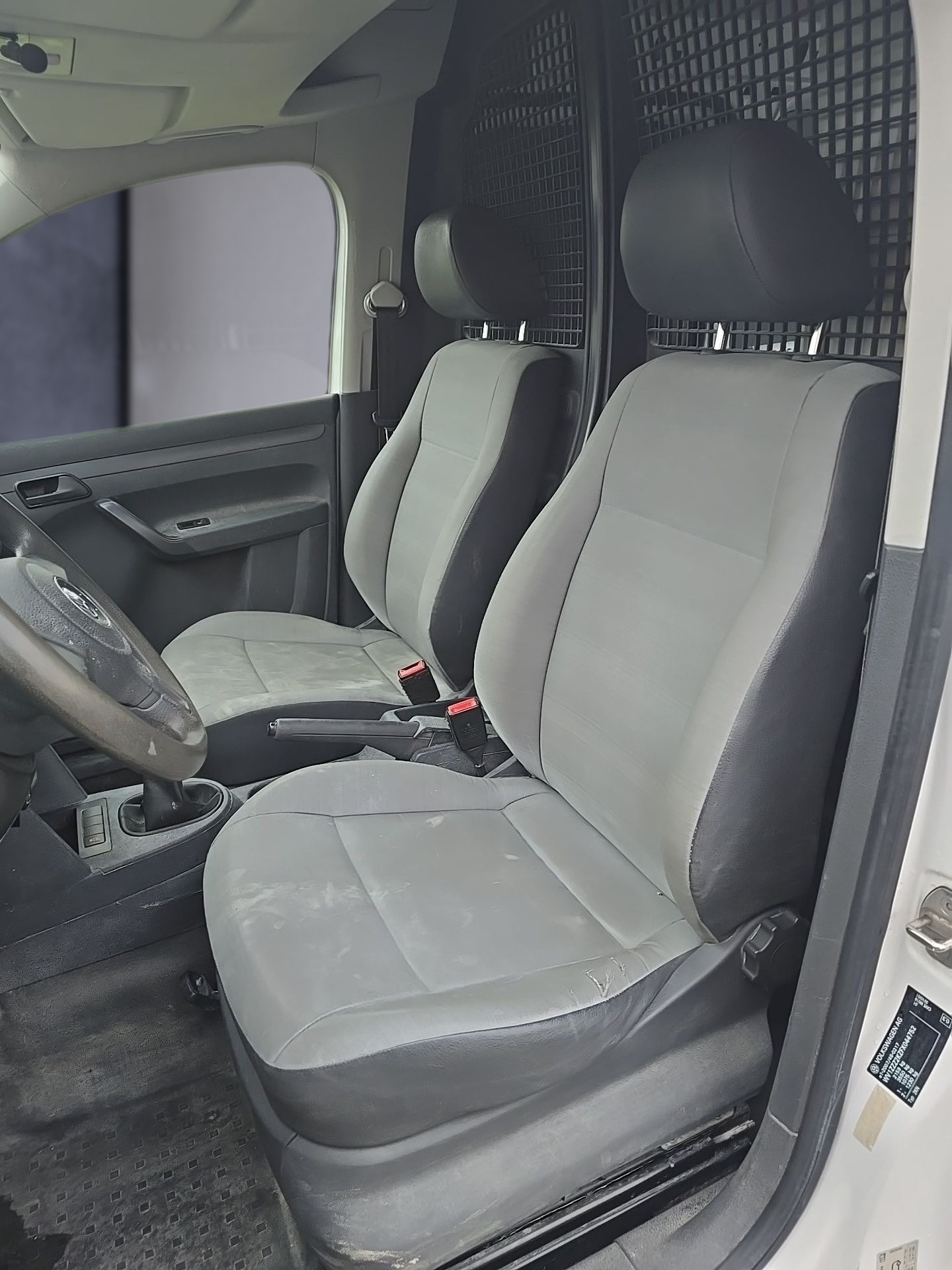 VW Caddy 1.6 TDI-image-14