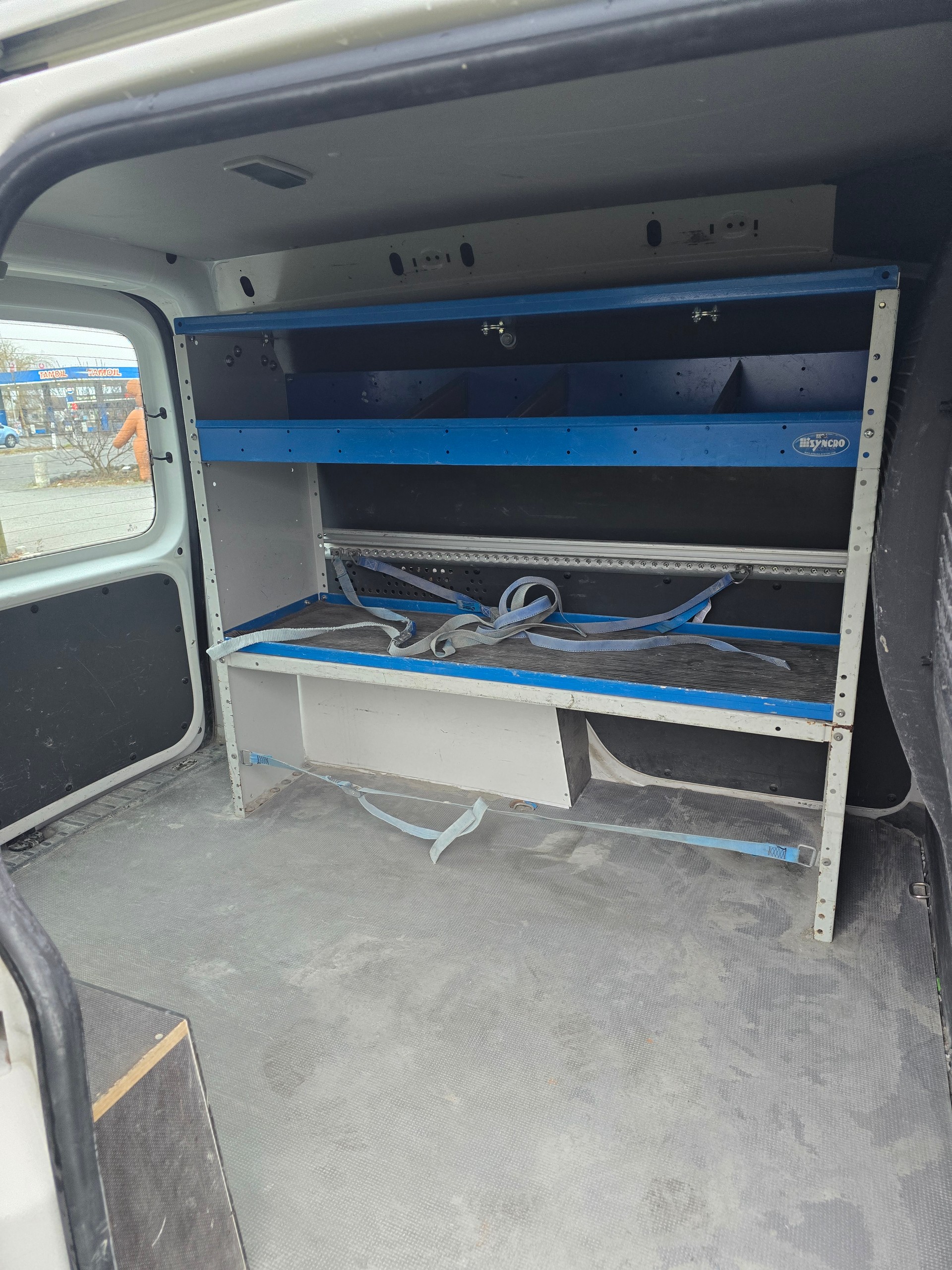 VW Caddy 1.6 TDI-image-12