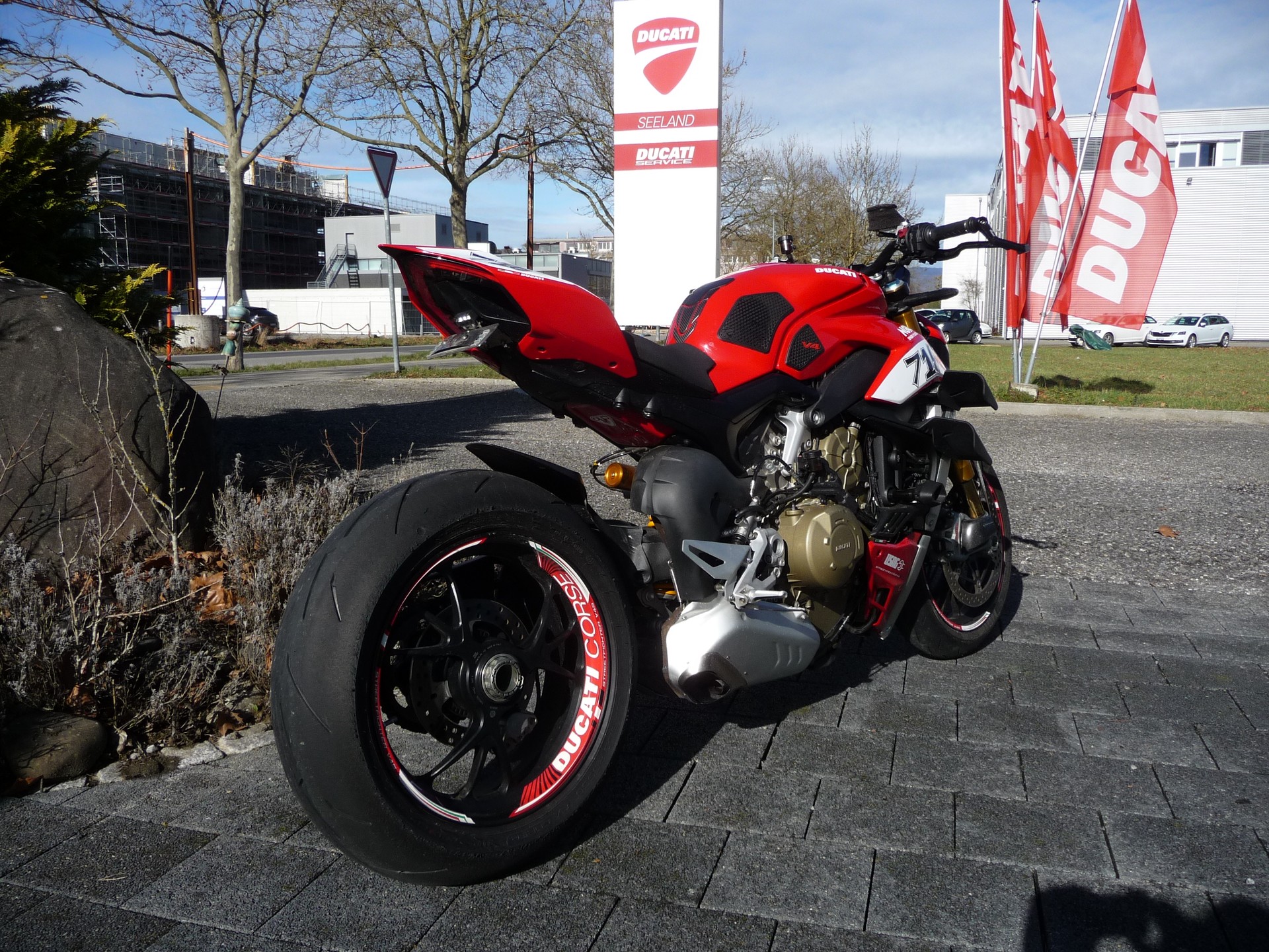 DUCATI Streetfighter V4 S-image-3