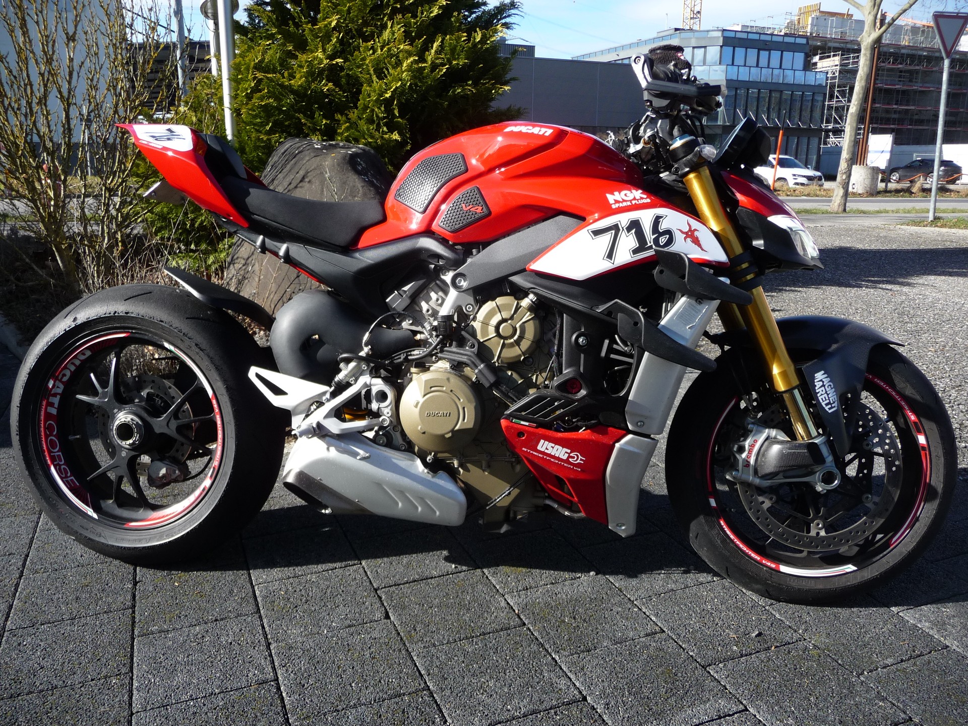 DUCATI Streetfighter V4 S-image-0