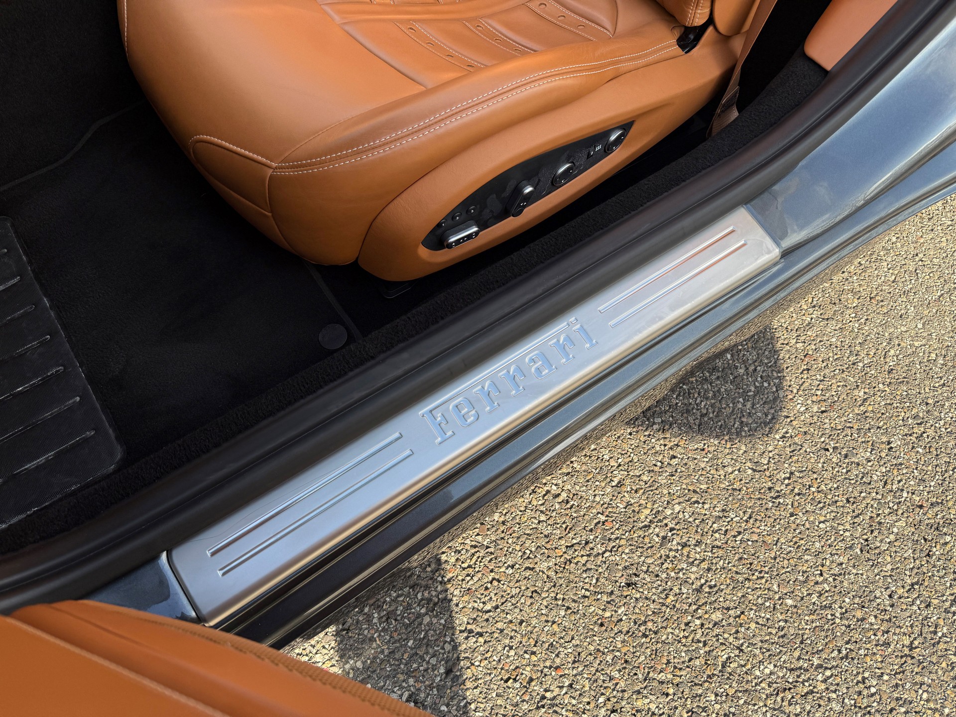 FERRARI California 3.9 V8 T-image-6