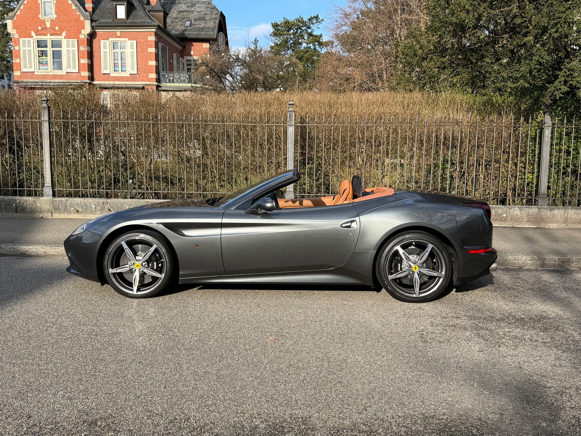 FERRARI California 3.9 V8 T-showroom-element-2