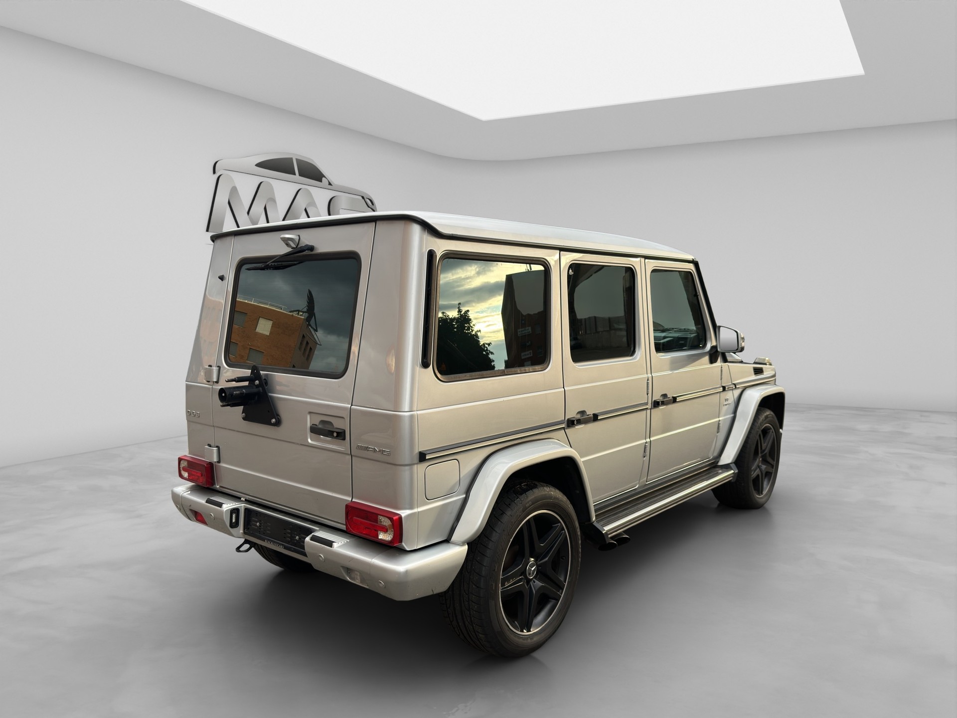 MERCEDES-BENZ G 63 AMG Automatic-image-5