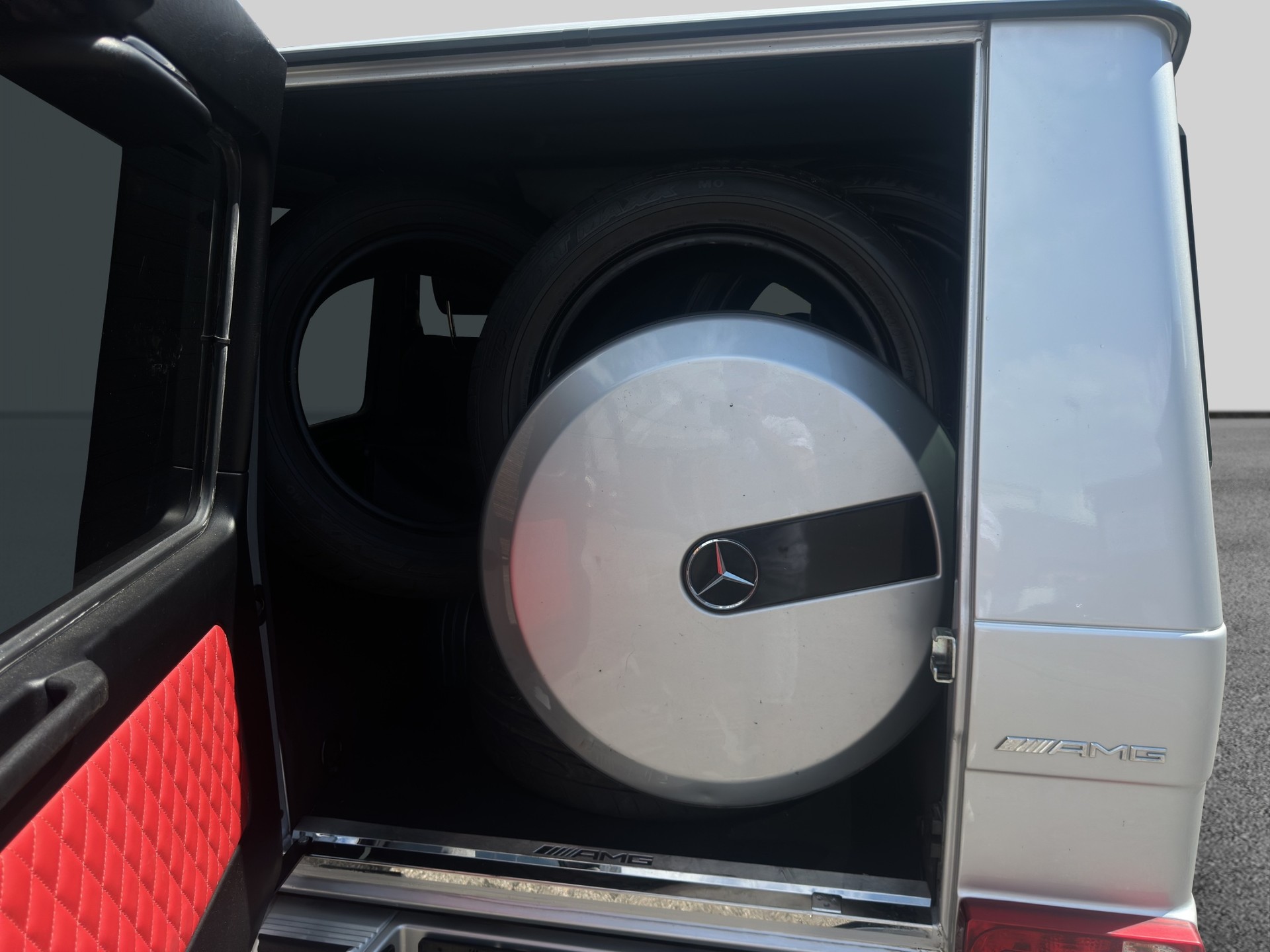 MERCEDES-BENZ G 63 AMG Automatic-image-14