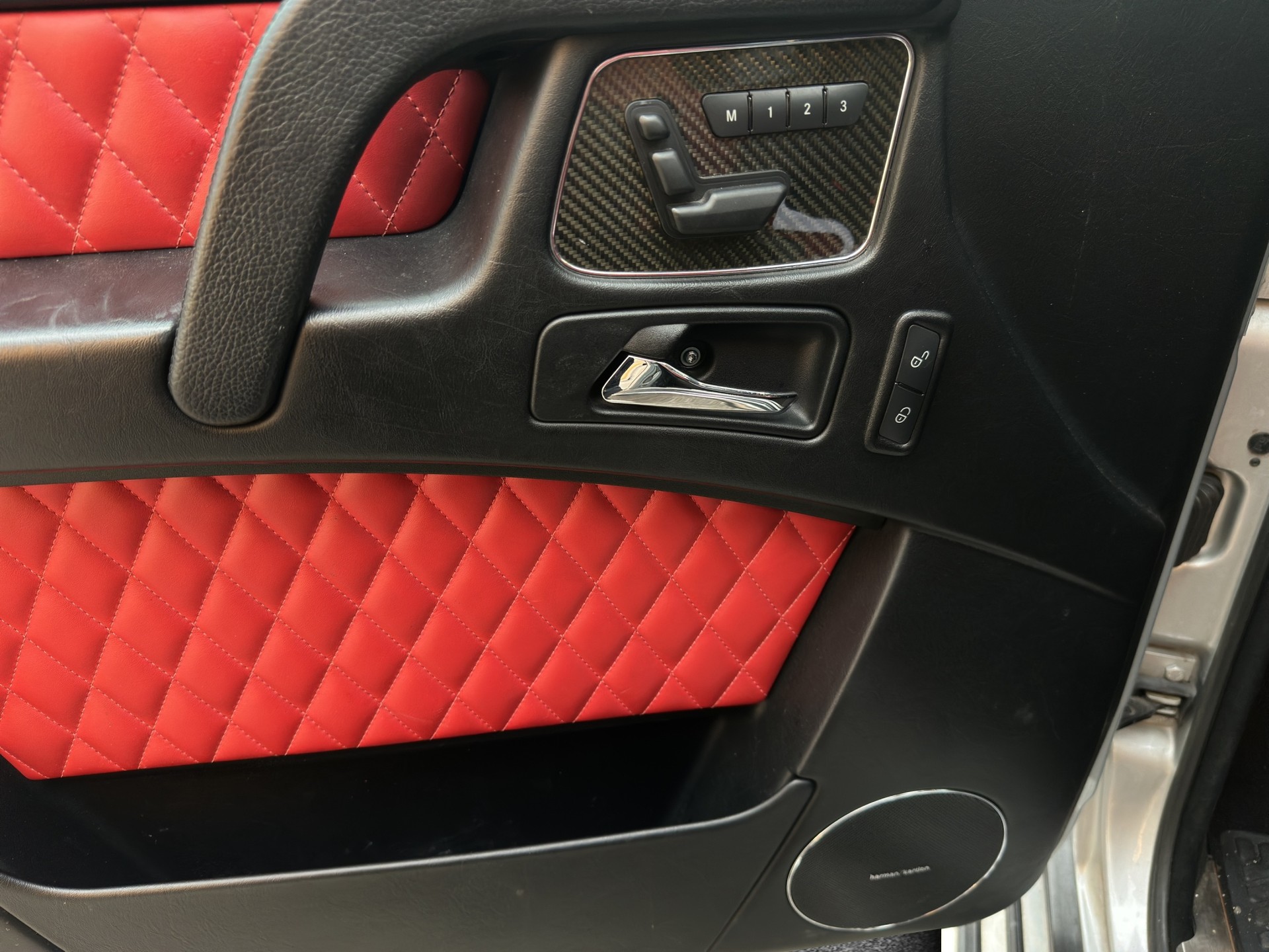 MERCEDES-BENZ G 63 AMG Automatic-image-13