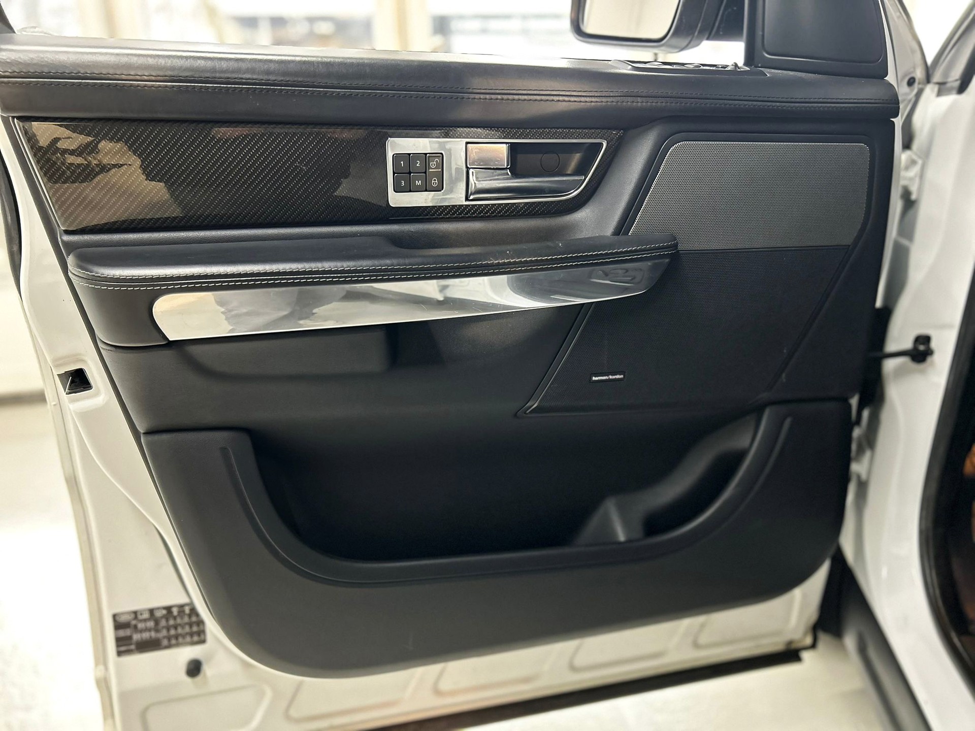LAND ROVER Range Rover Sport 3.0 TDV6 HSE Automatic-image-9