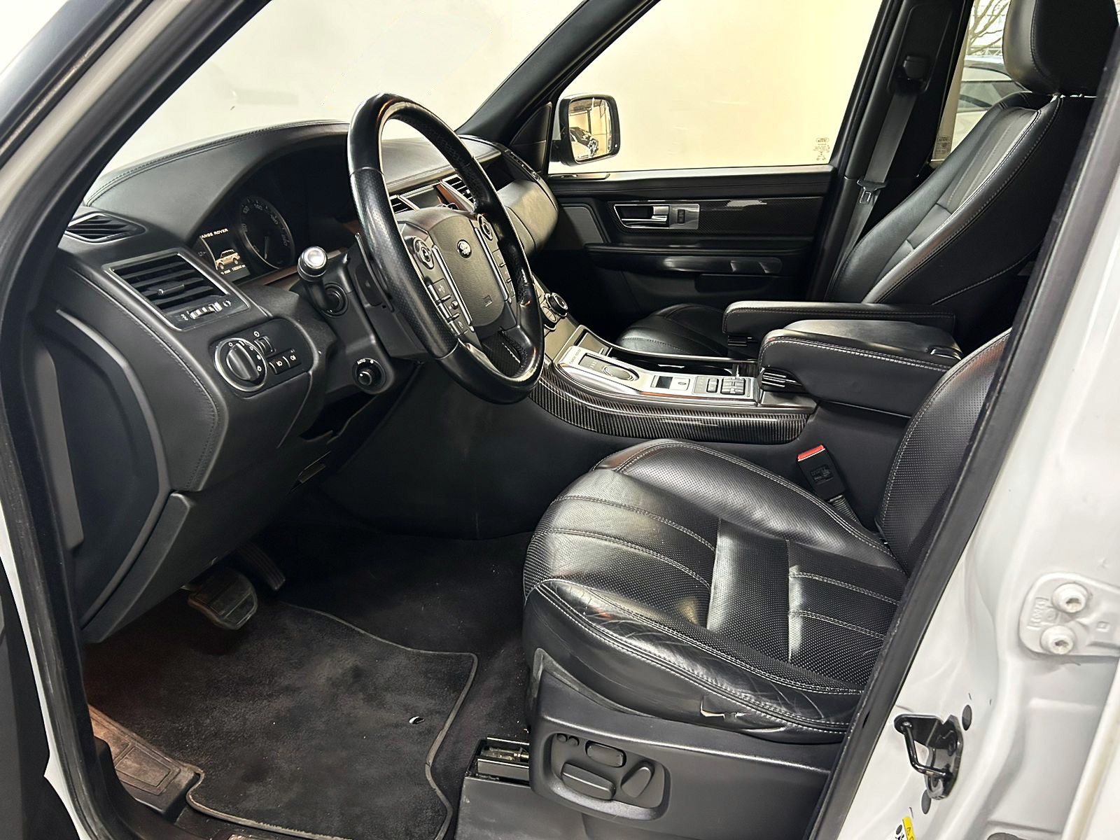 LAND ROVER Range Rover Sport 3.0 TDV6 HSE Automatic-image-11