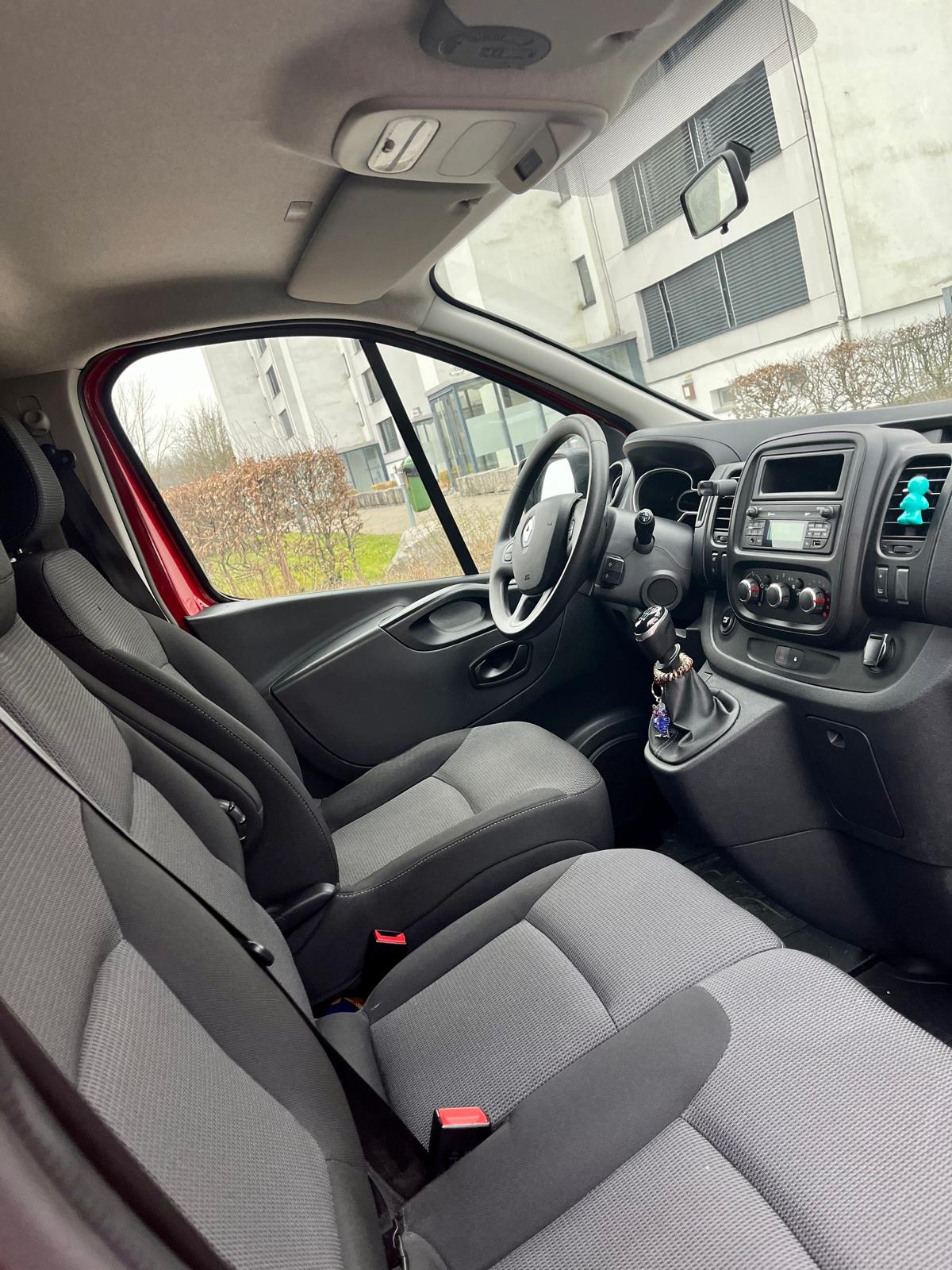 RENAULT TRAFIC-image-5