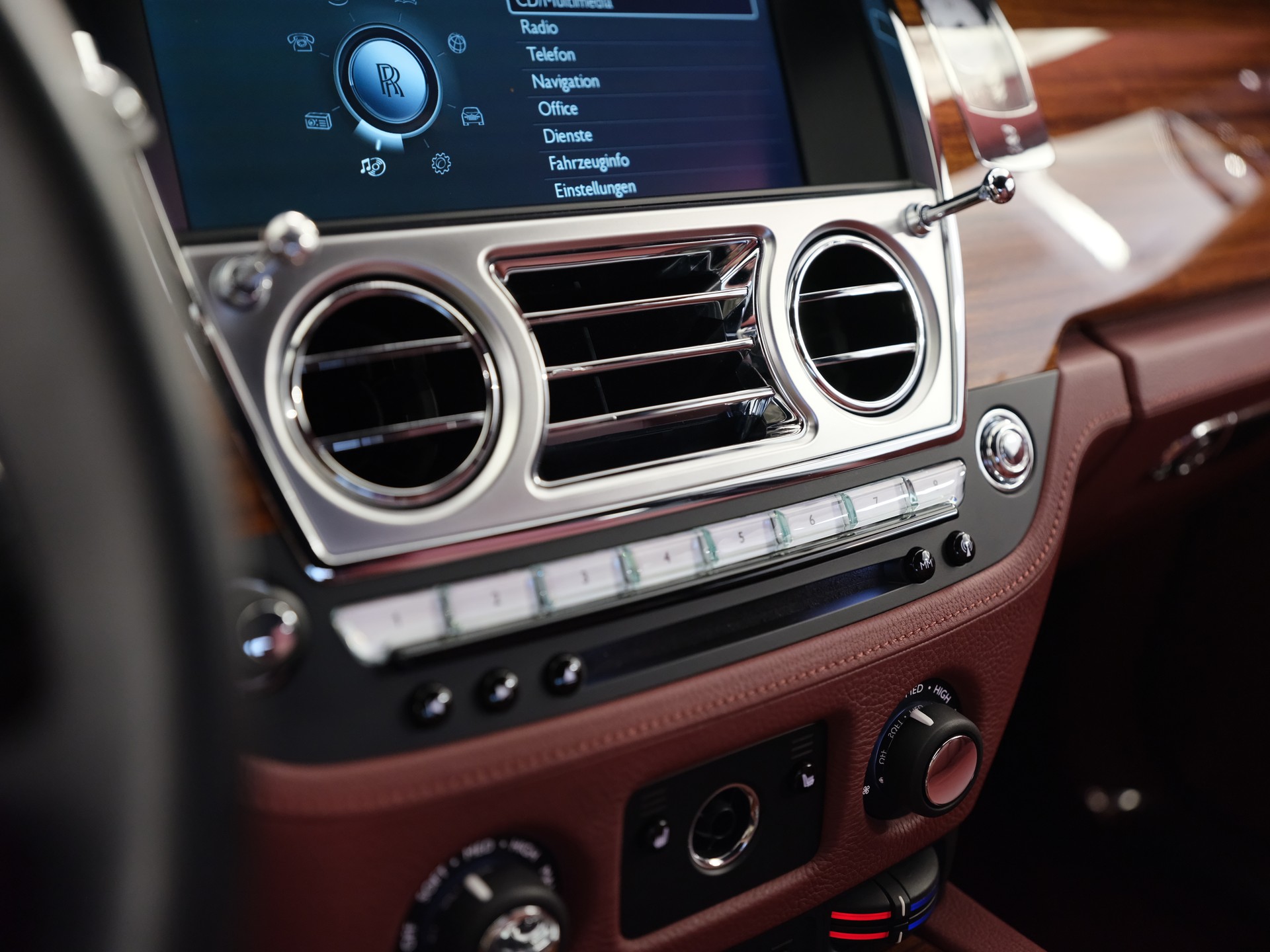 ROLLS-ROYCE Ghost 6.6 V12-image-25