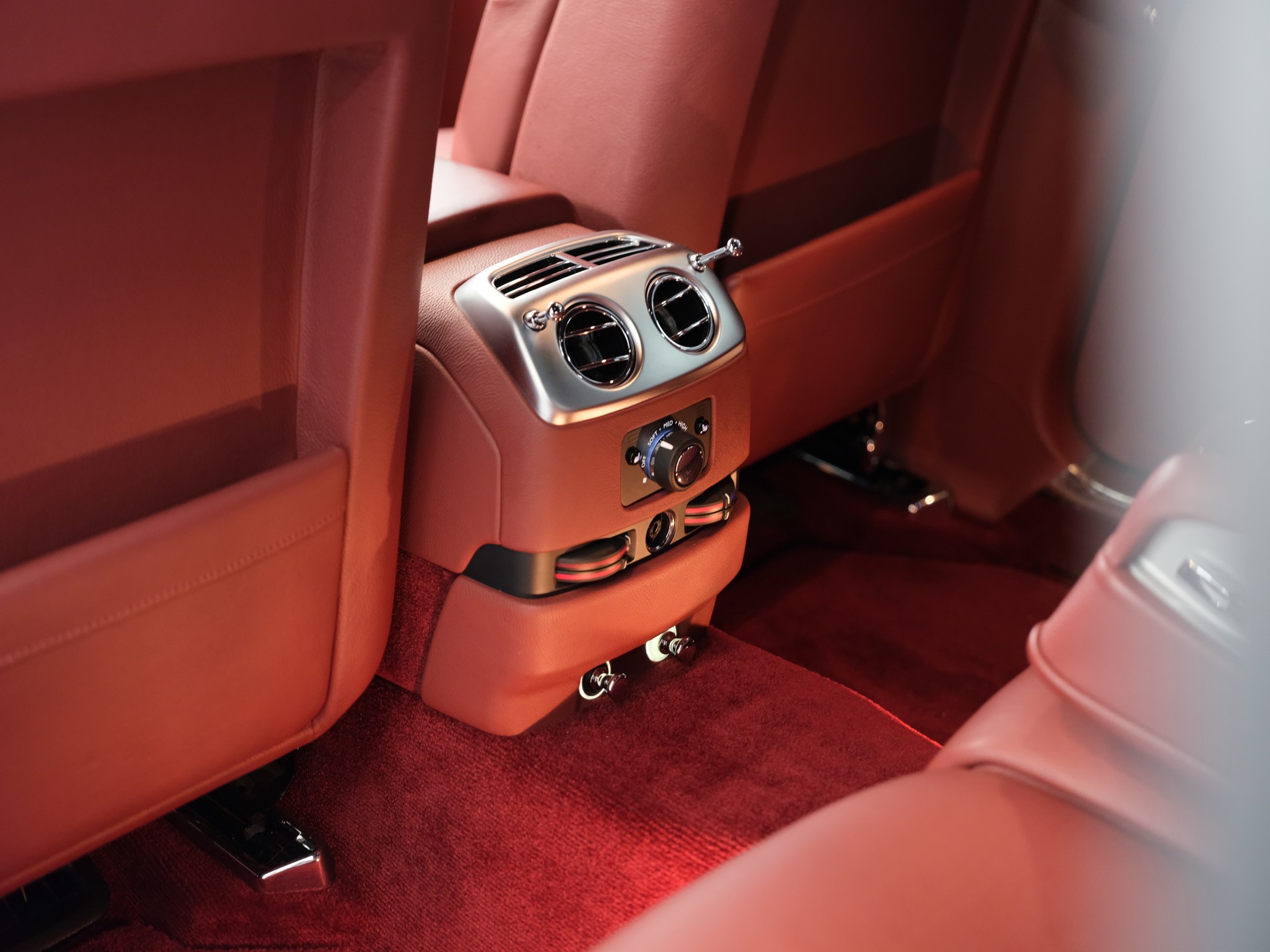 ROLLS-ROYCE Ghost 6.6 V12-image-32