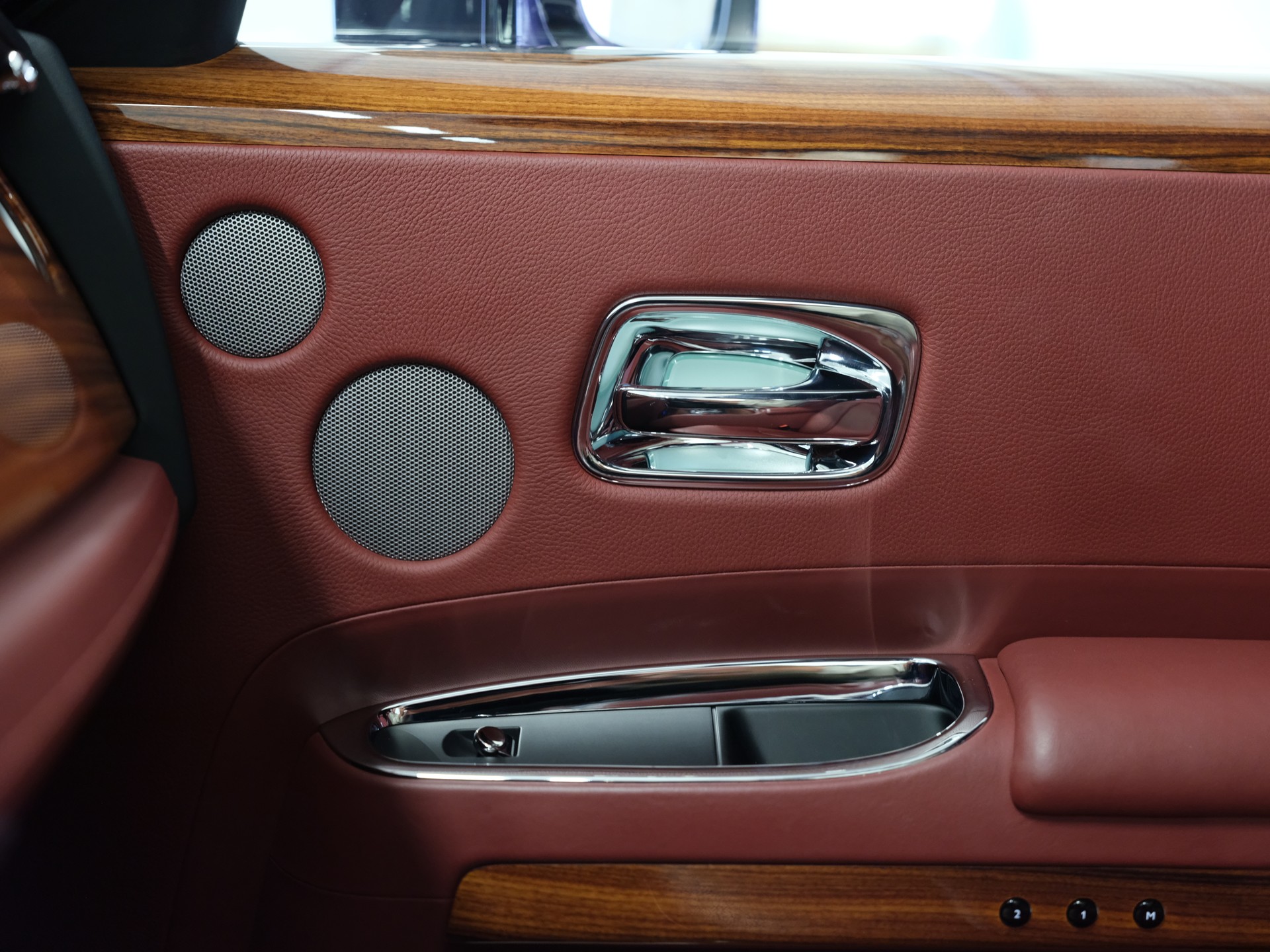 ROLLS-ROYCE Ghost 6.6 V12-image-28